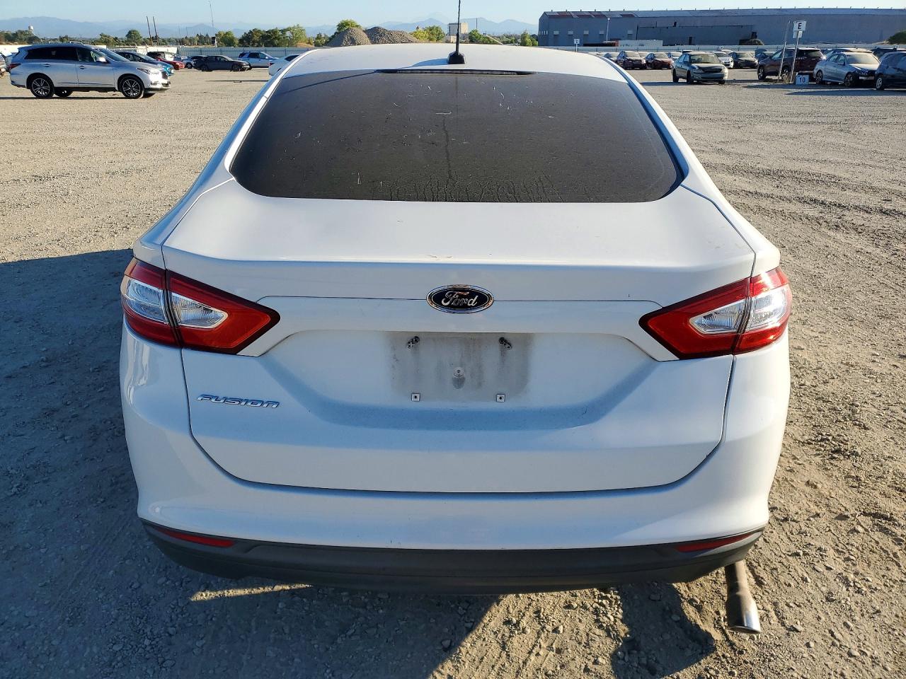 2014 Ford Fusion S White vin: 3FA6P0G79ER393485