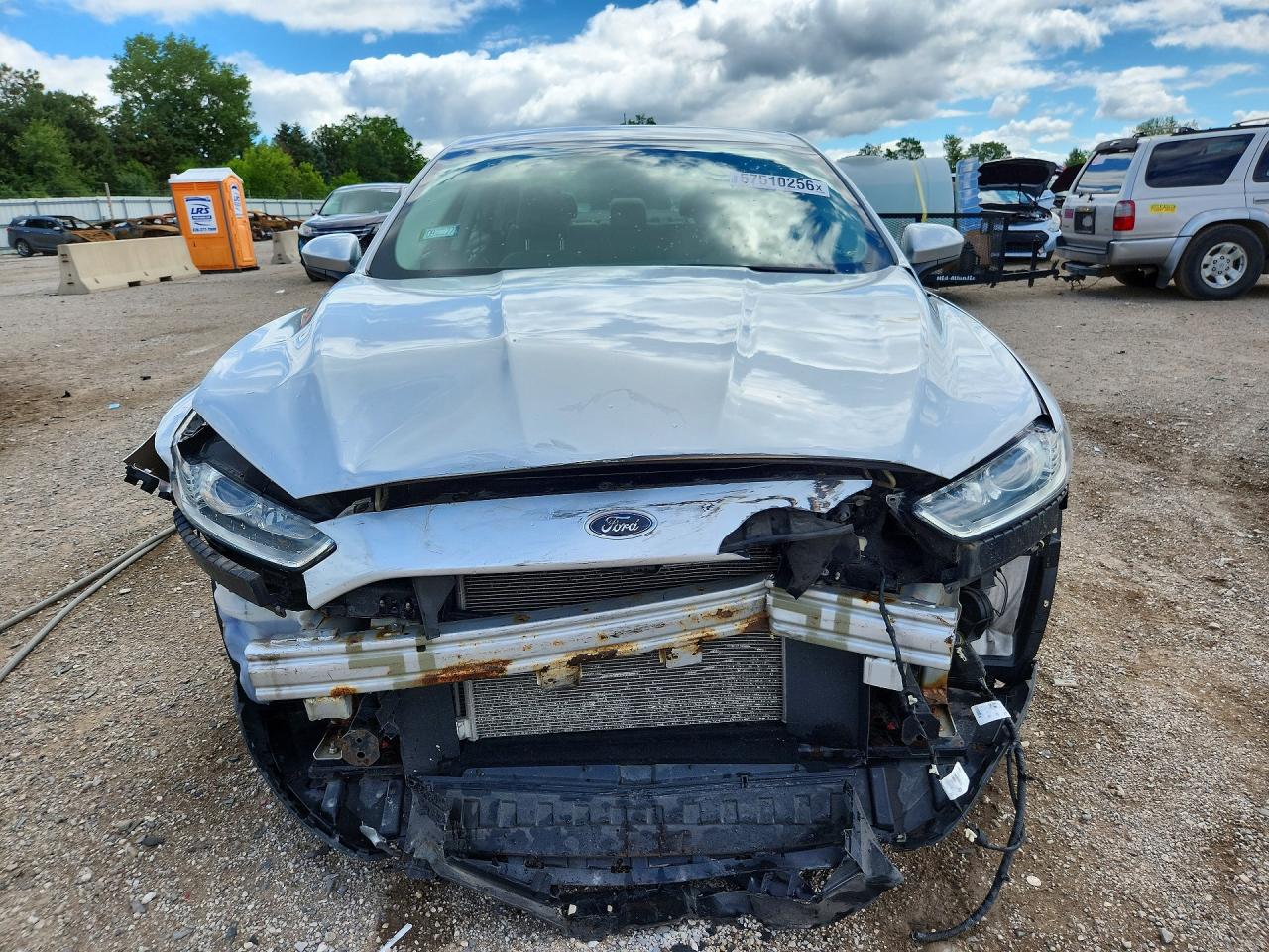 2015 Ford Fusion S Серебряный vin: 3FA6P0G79FR124341