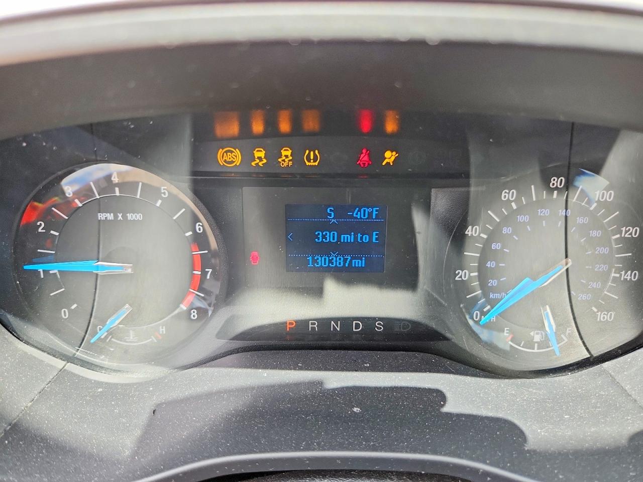 2015 Ford Fusion S Серебряный vin: 3FA6P0G79FR124341