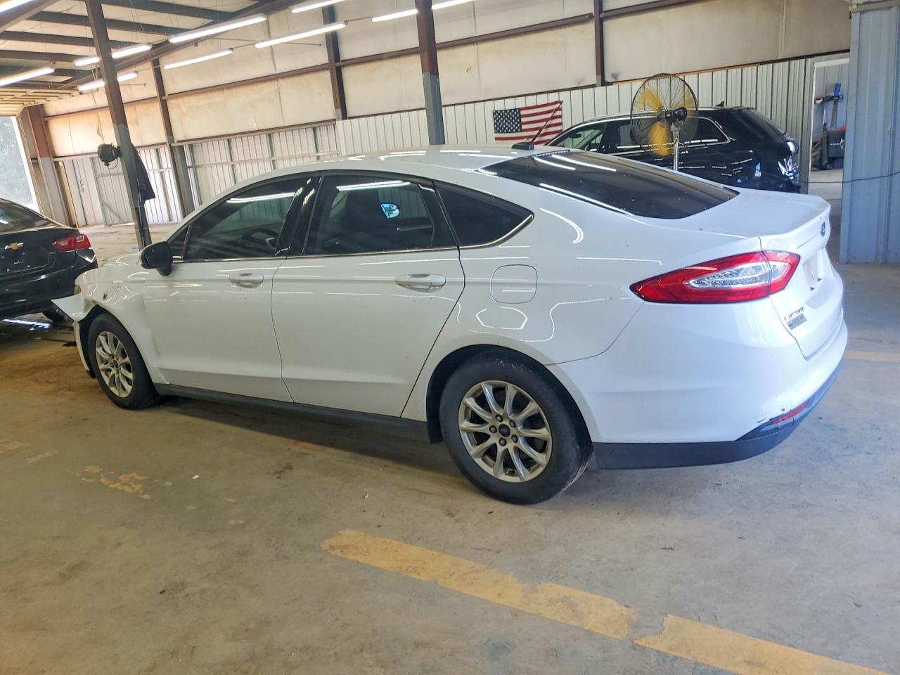 2015 Ford Fusion S White vin: 3FA6P0G79FR177105