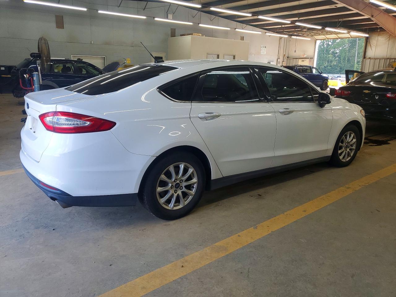 2015 Ford Fusion S White vin: 3FA6P0G79FR177105