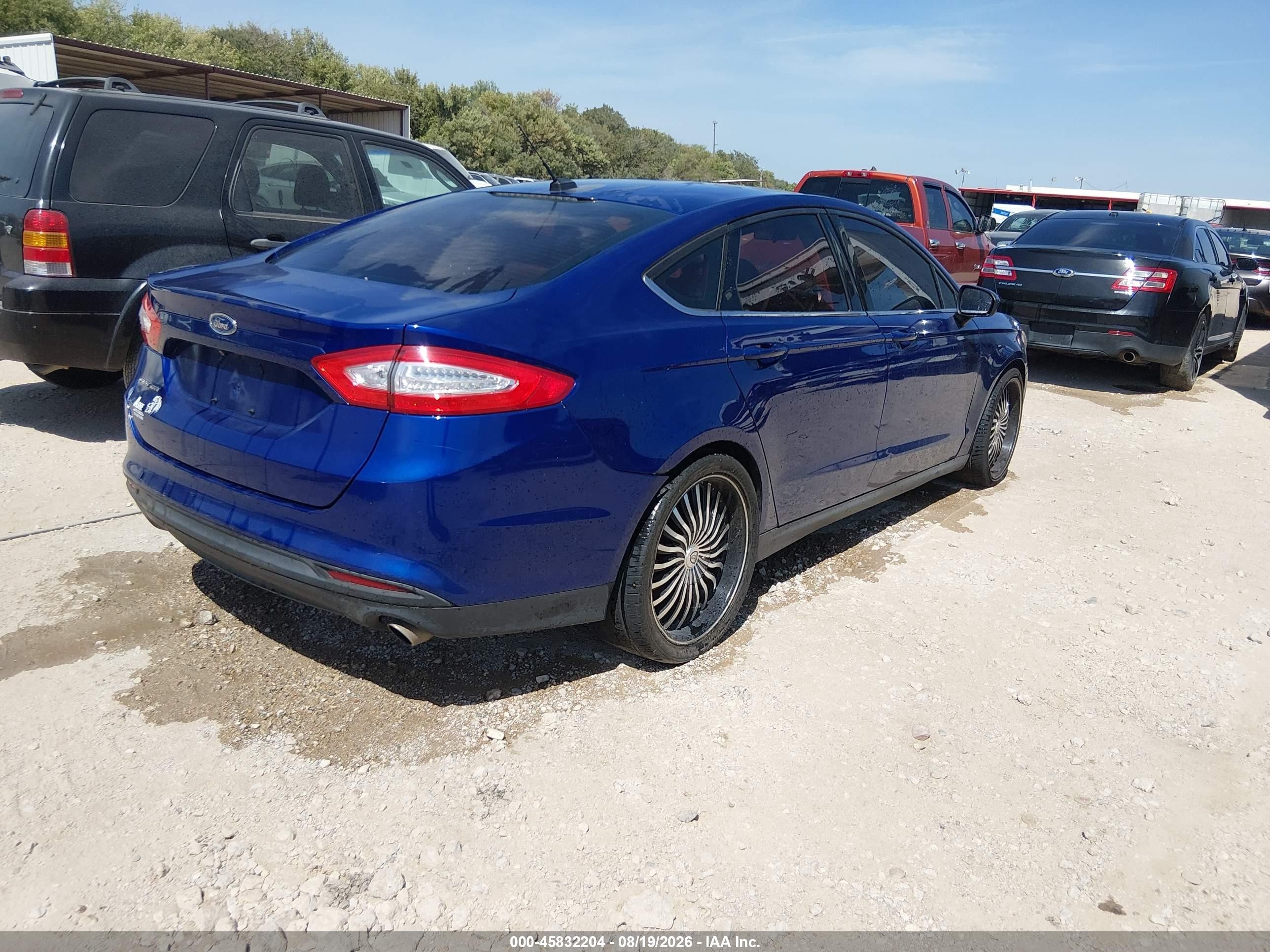 2015 Ford Fusion S Синий vin: 3FA6P0G79FR252630