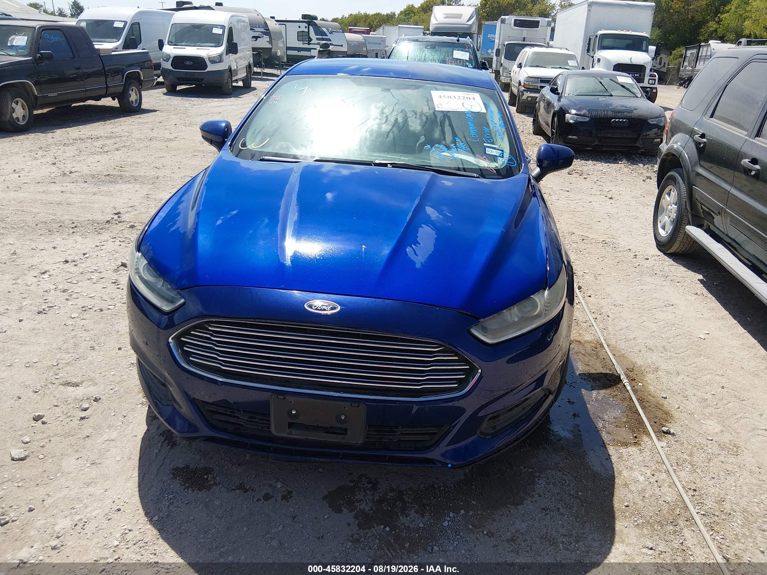 2015 Ford Fusion S Синий vin: 3FA6P0G79FR252630