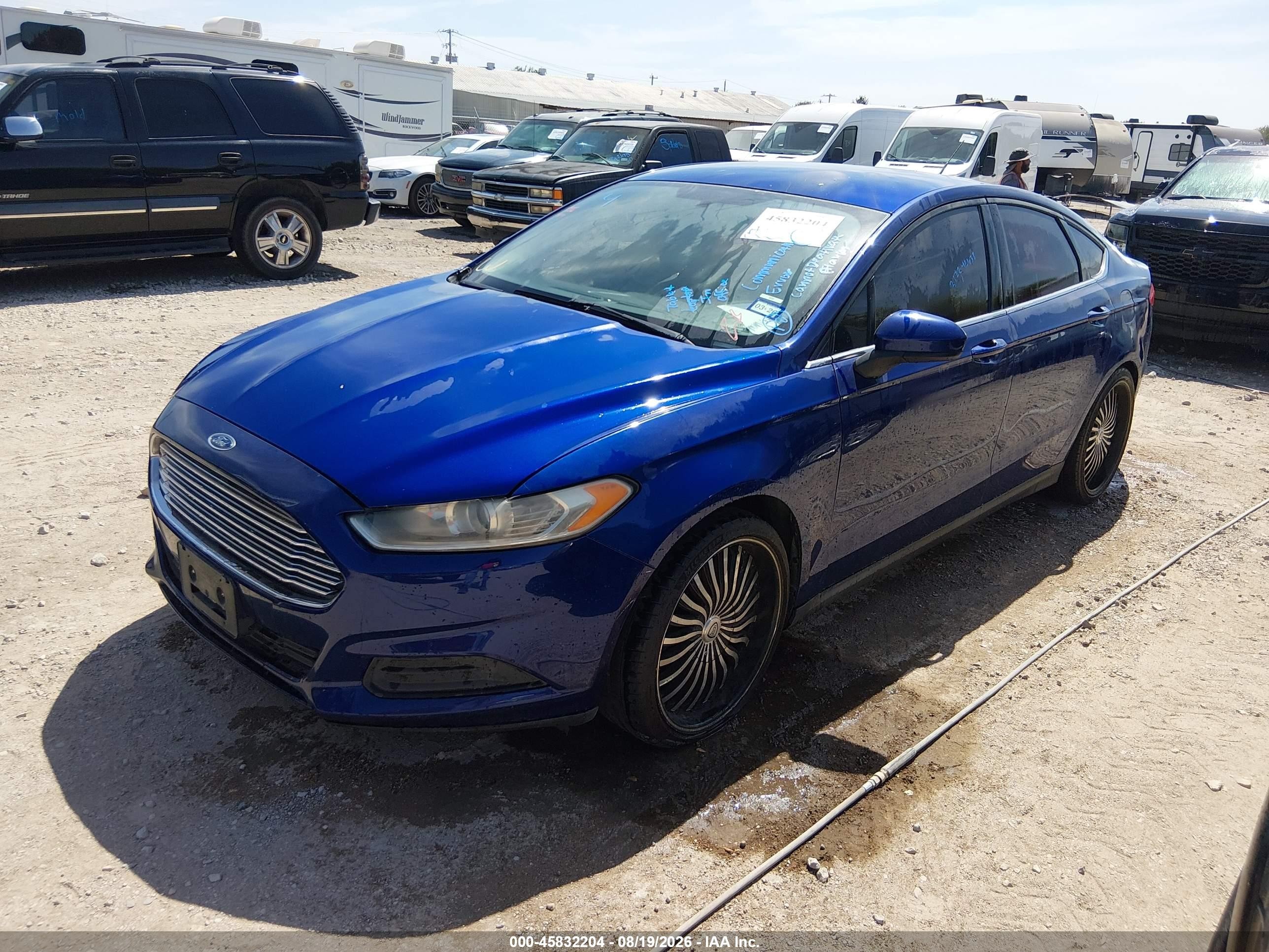 2015 Ford Fusion S Синий vin: 3FA6P0G79FR252630