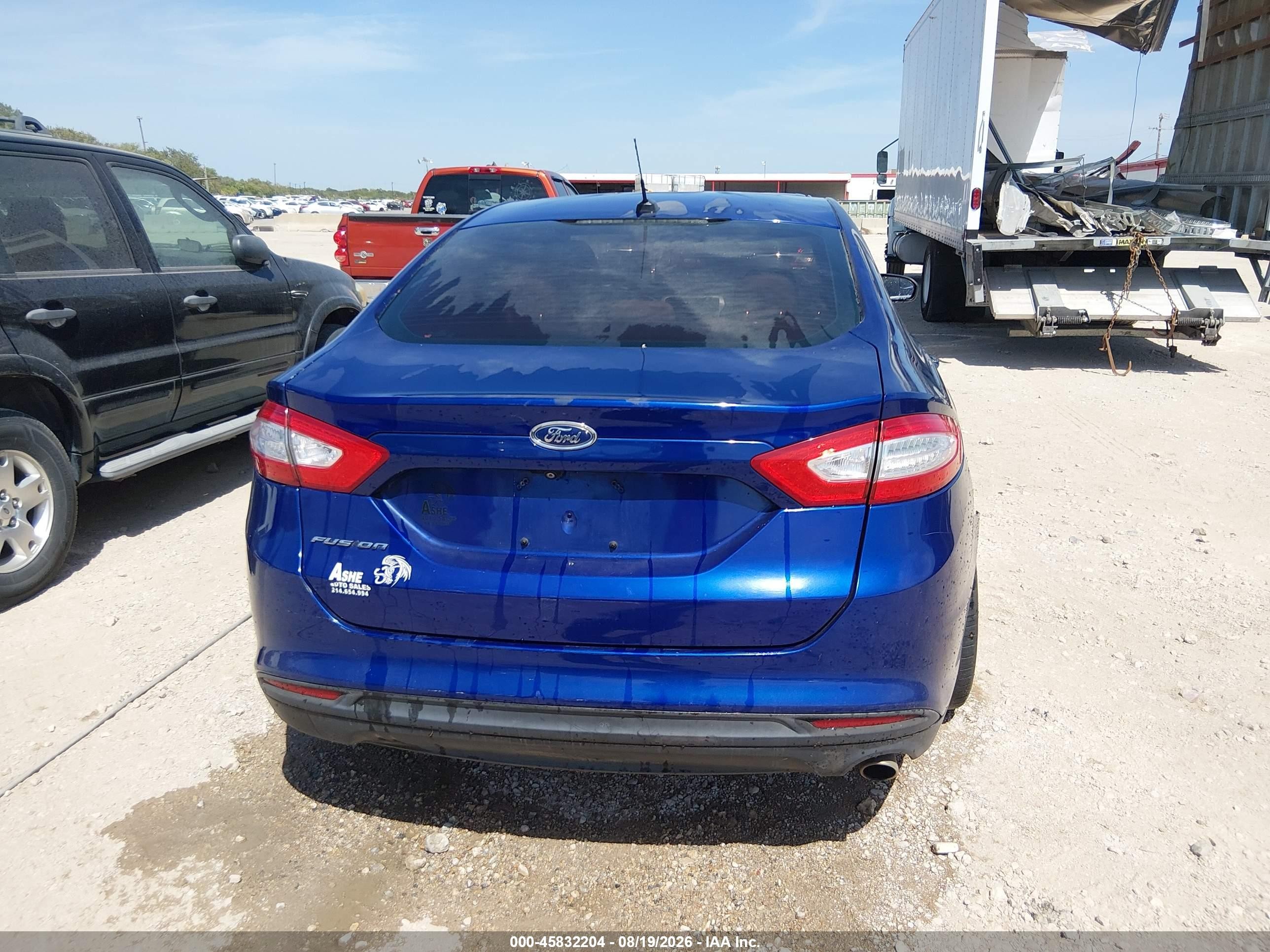 2015 Ford Fusion S Синий vin: 3FA6P0G79FR252630