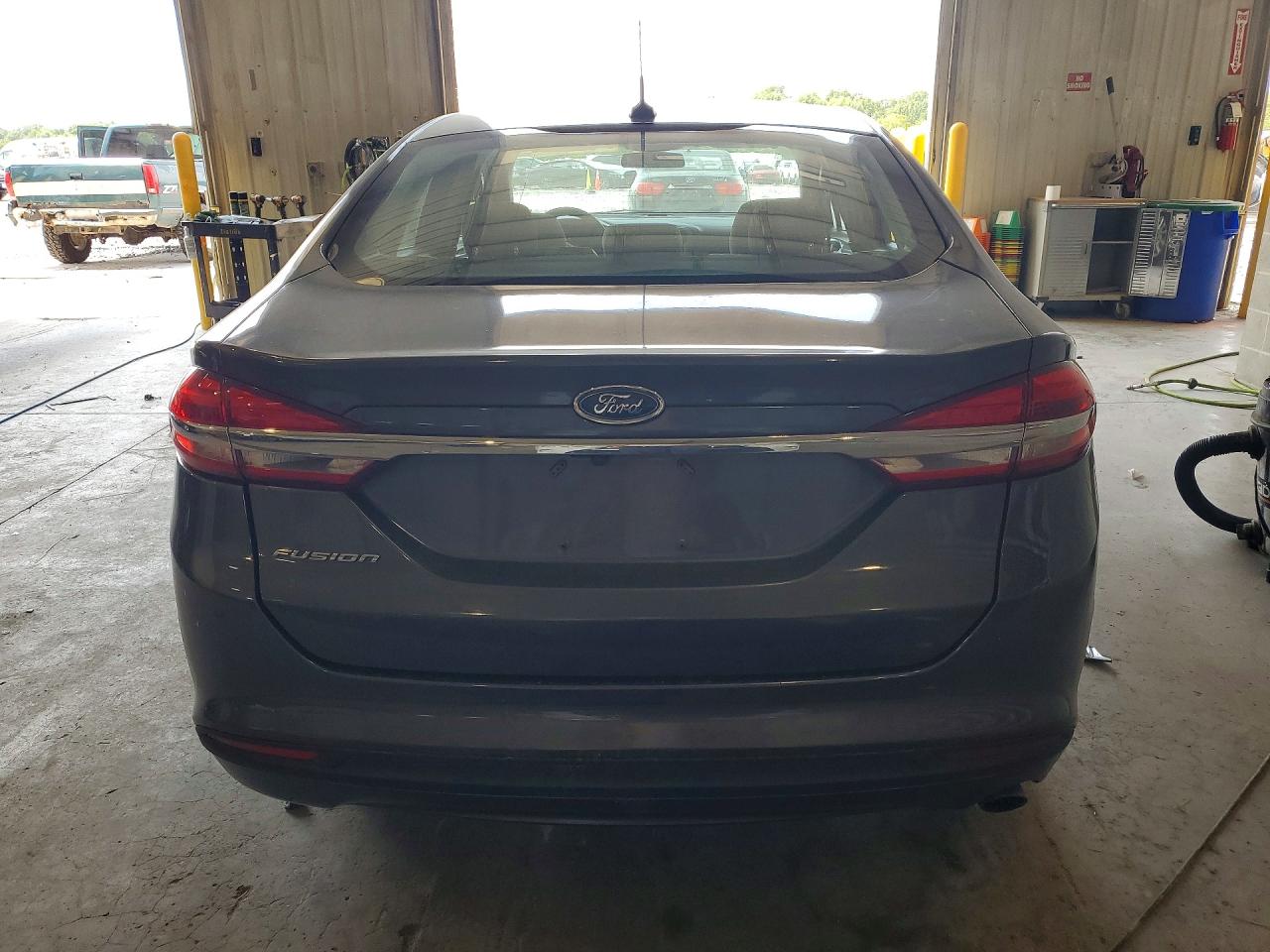 2018 Ford Fusion S Gray vin: 3FA6P0G79JR182362