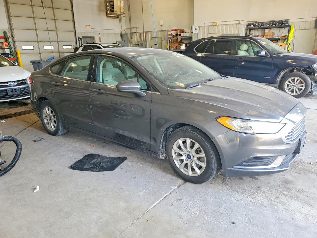 2018 Ford Fusion S Gray vin: 3FA6P0G79JR182362