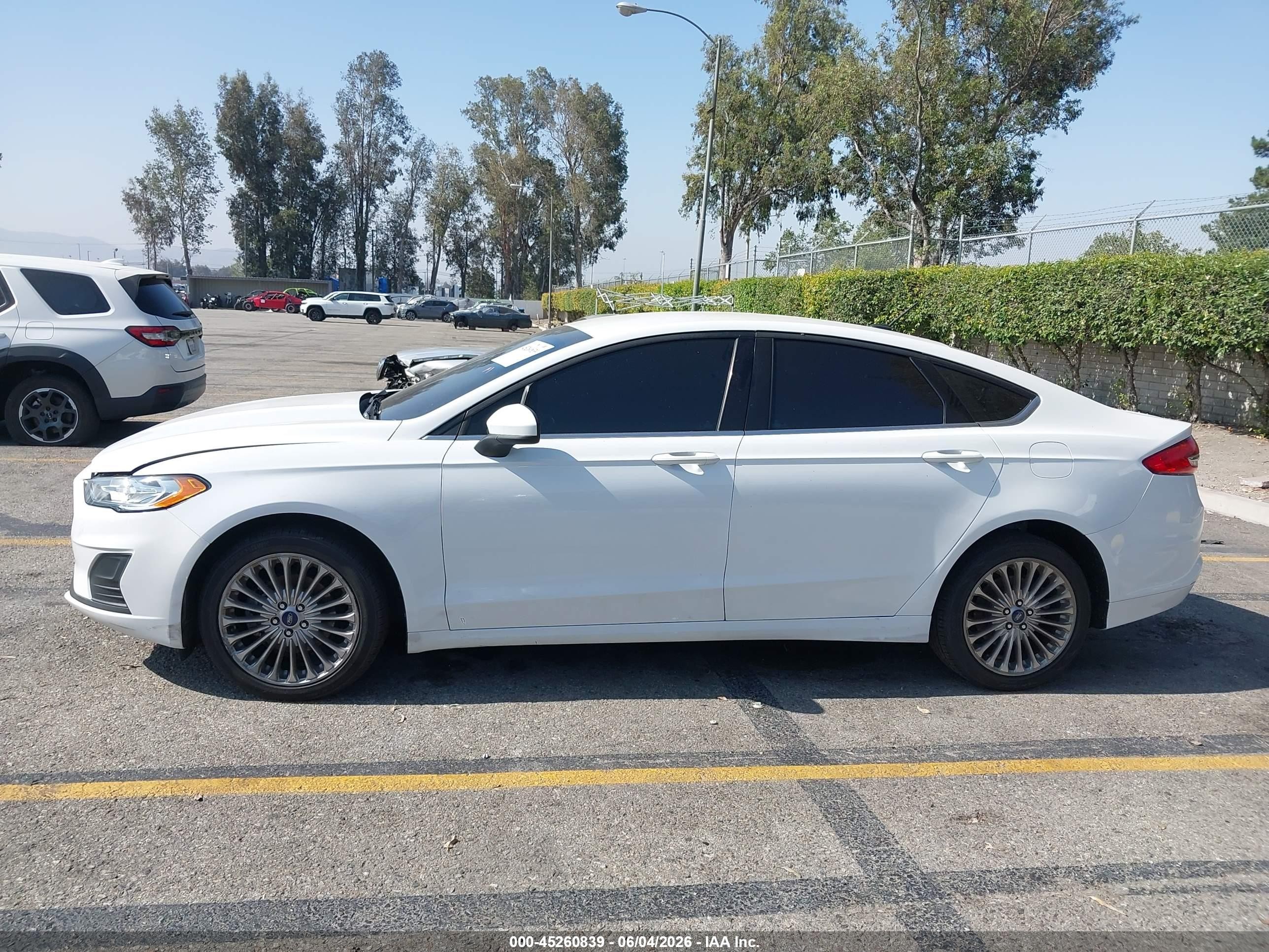 2019 Ford Fusion S White vin: 3FA6P0G79KR184033