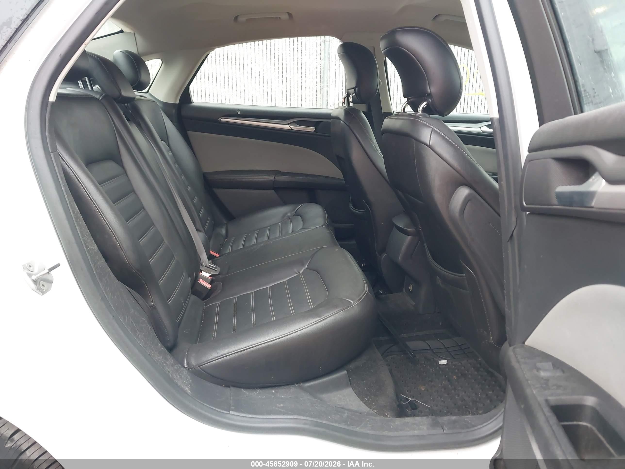 2013 Ford Fusion S White vin: 3FA6P0G7XDR235932