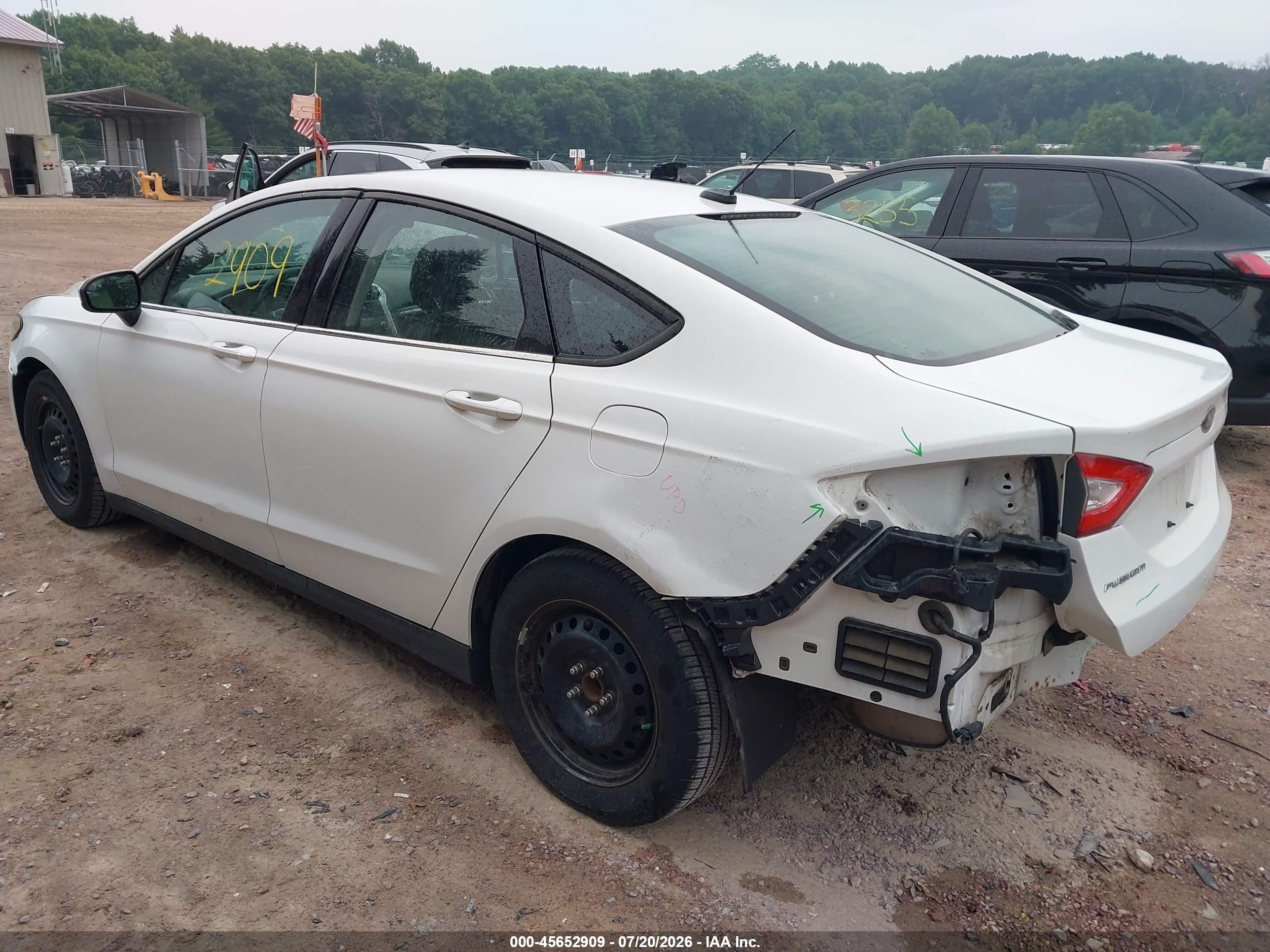2013 Ford Fusion S White vin: 3FA6P0G7XDR235932