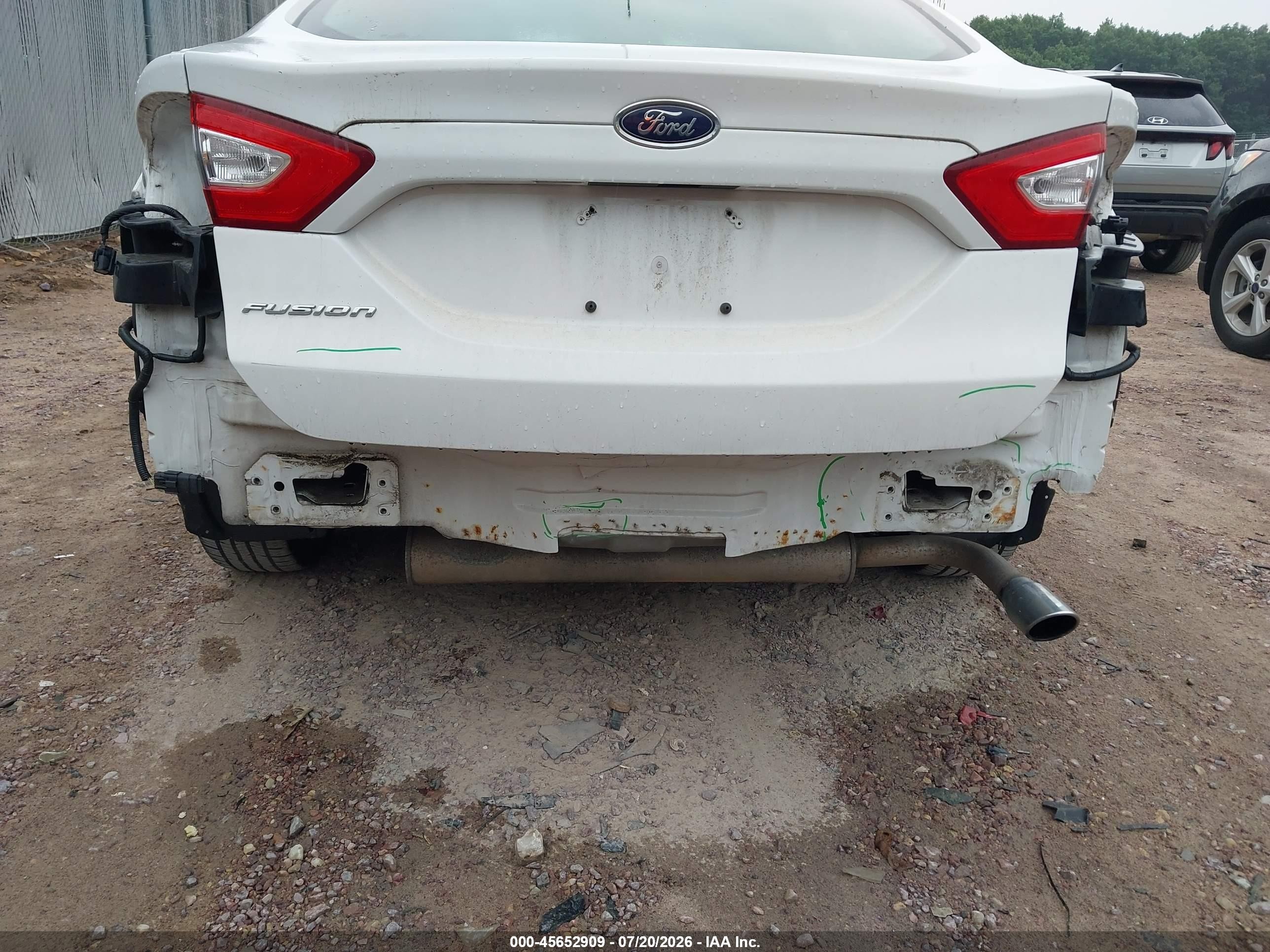 2013 Ford Fusion S White vin: 3FA6P0G7XDR235932