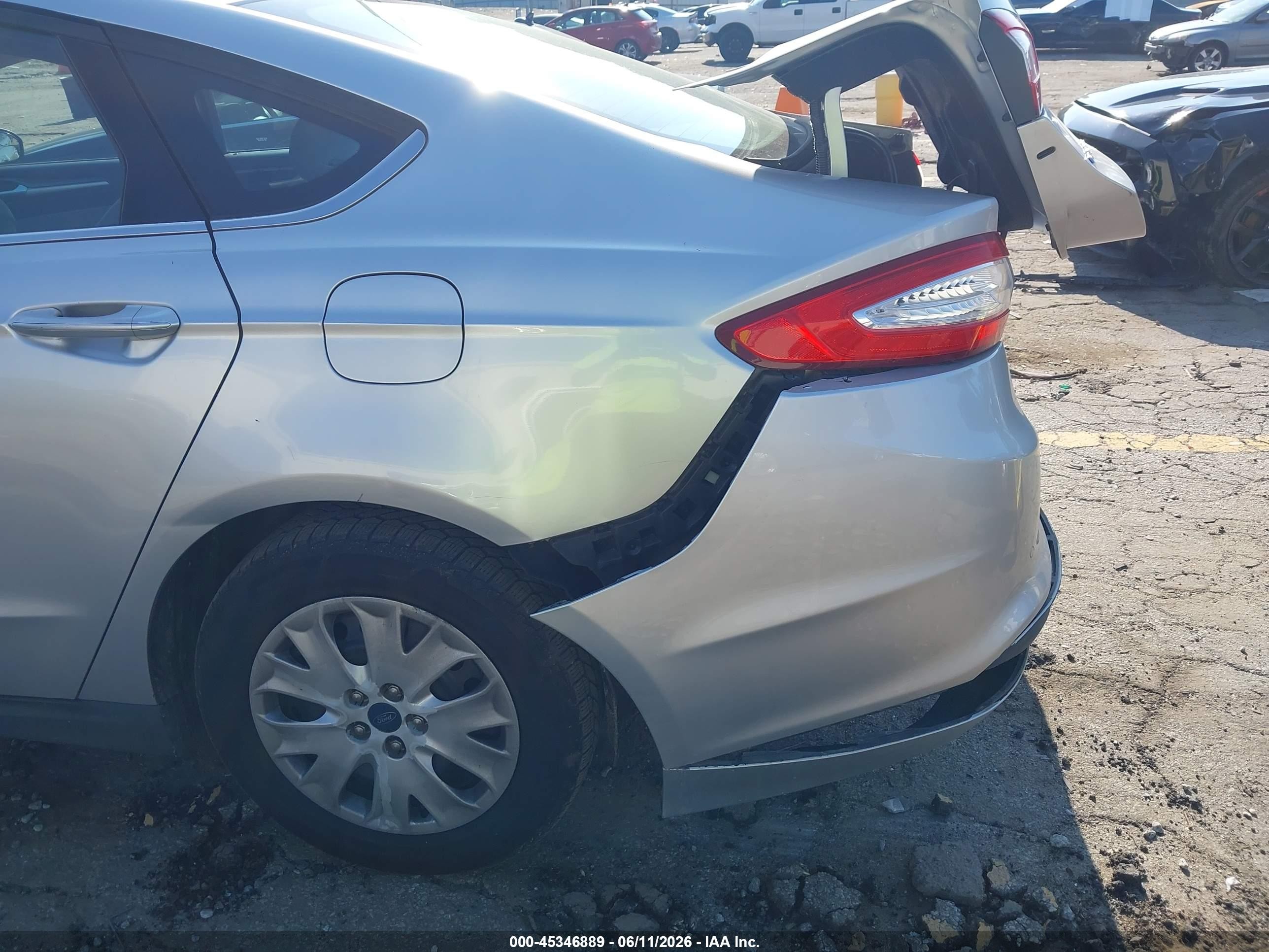 2013 Ford Fusion S Silver vin: 3FA6P0G7XDR265268