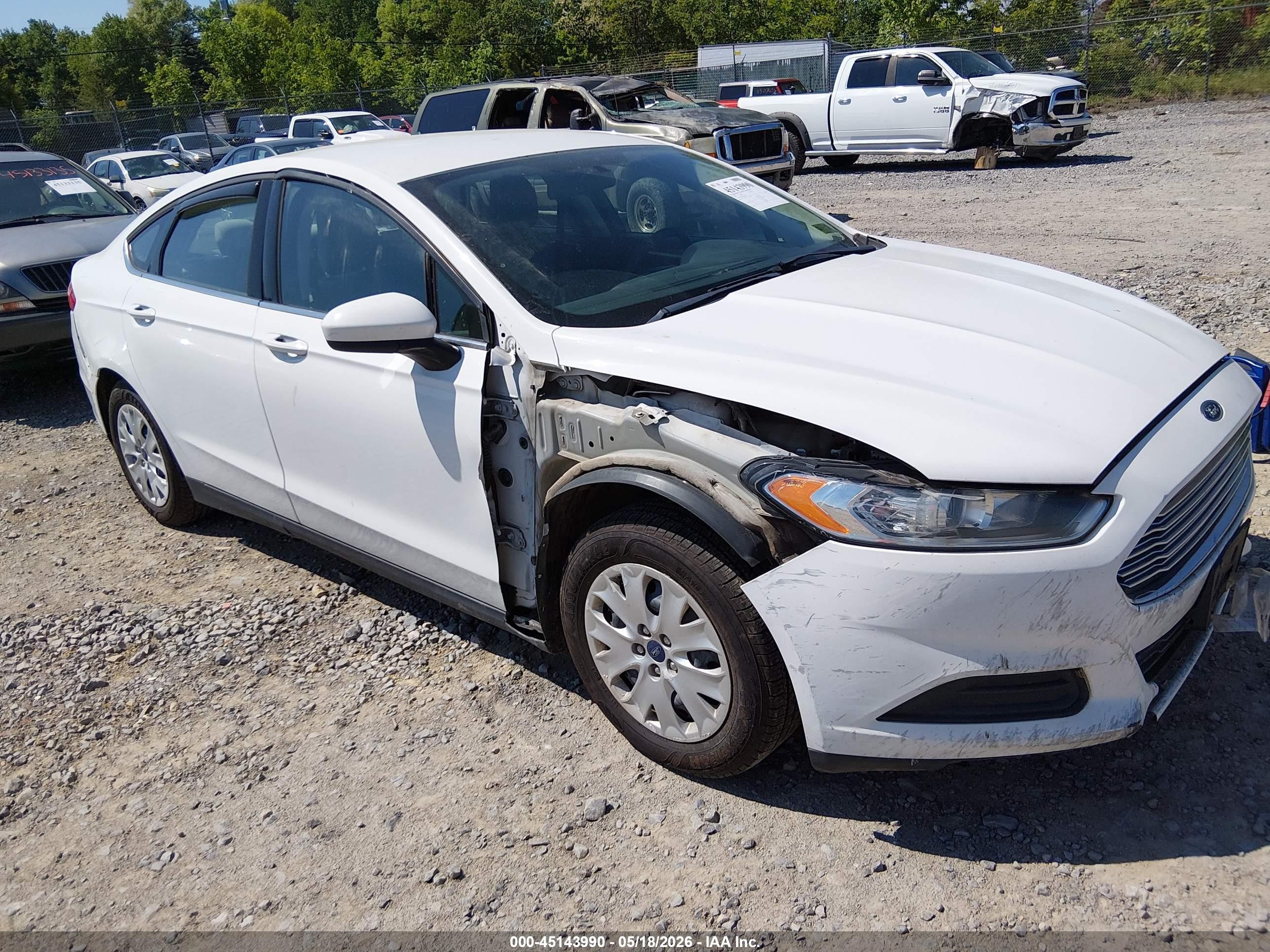 2013 Ford Fusion S Белый vin: 3FA6P0G7XDR329096