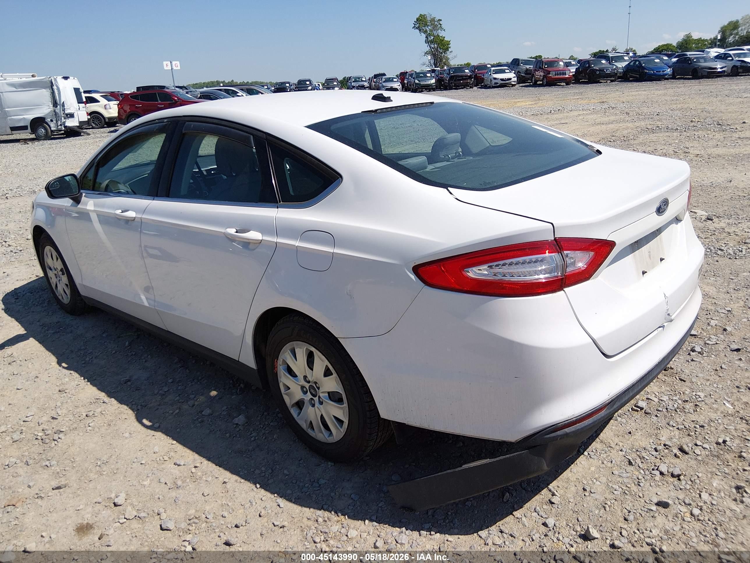 2013 Ford Fusion S Белый vin: 3FA6P0G7XDR329096
