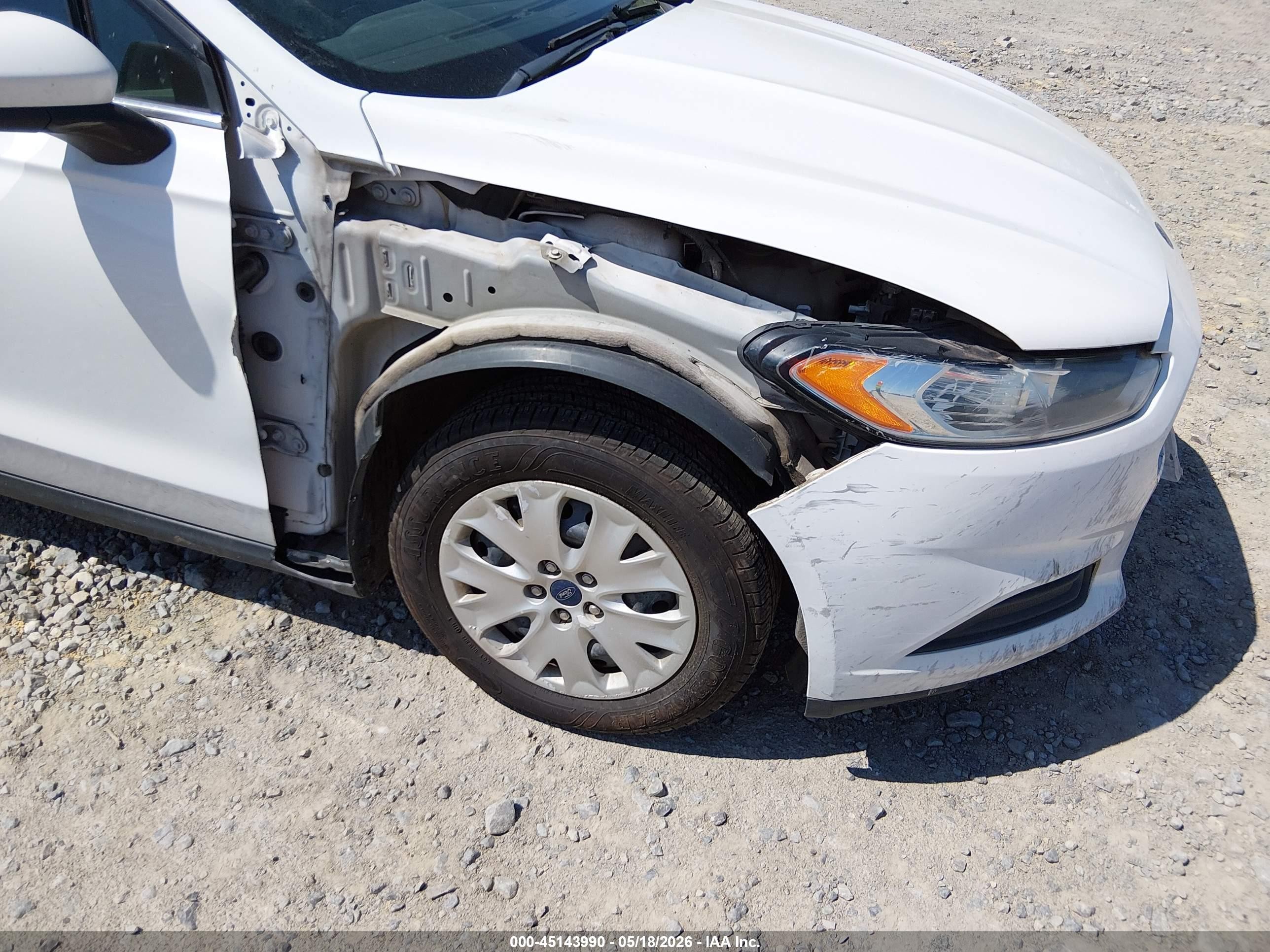 2013 Ford Fusion S Белый vin: 3FA6P0G7XDR329096