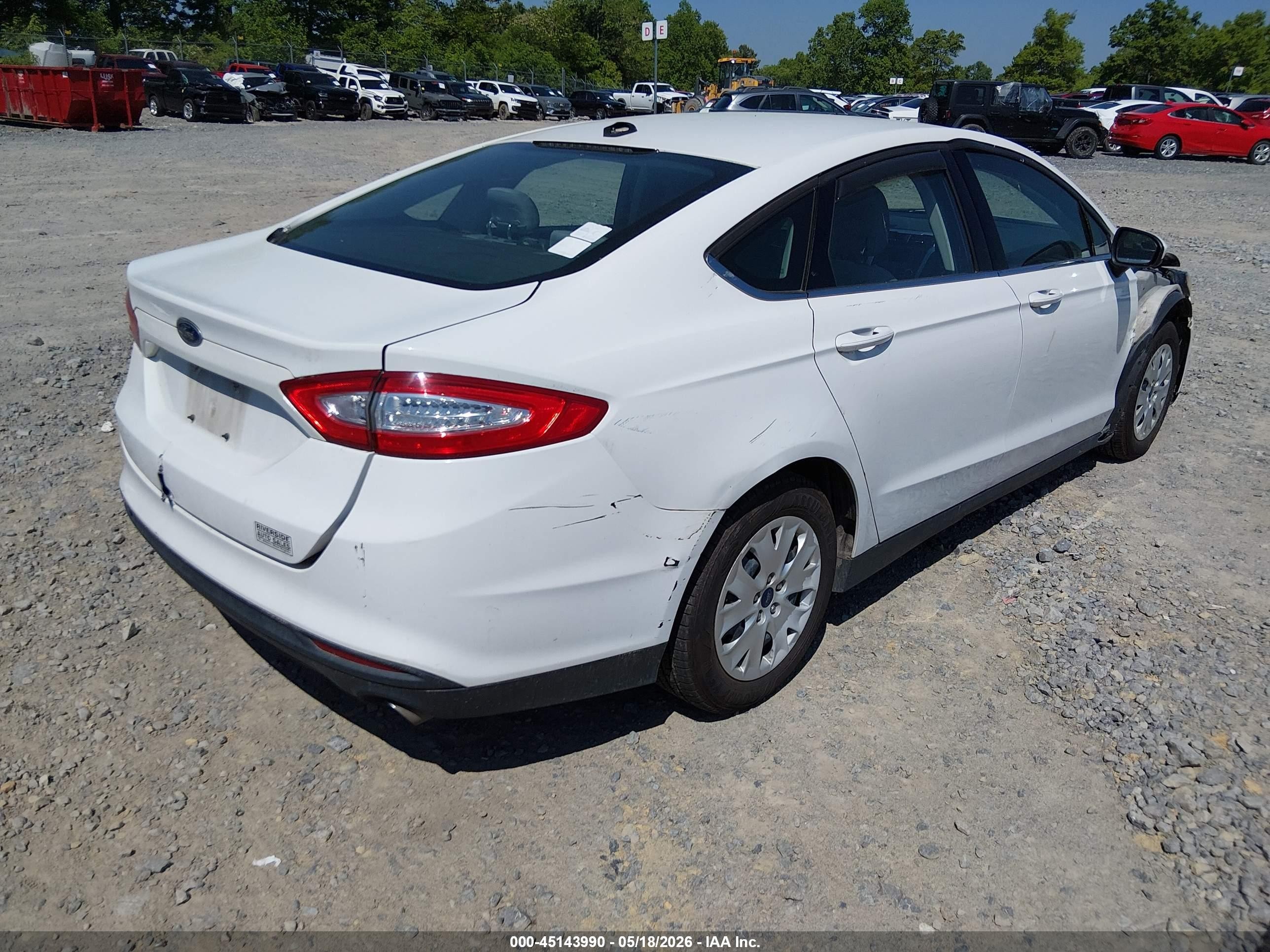 2013 Ford Fusion S Белый vin: 3FA6P0G7XDR329096