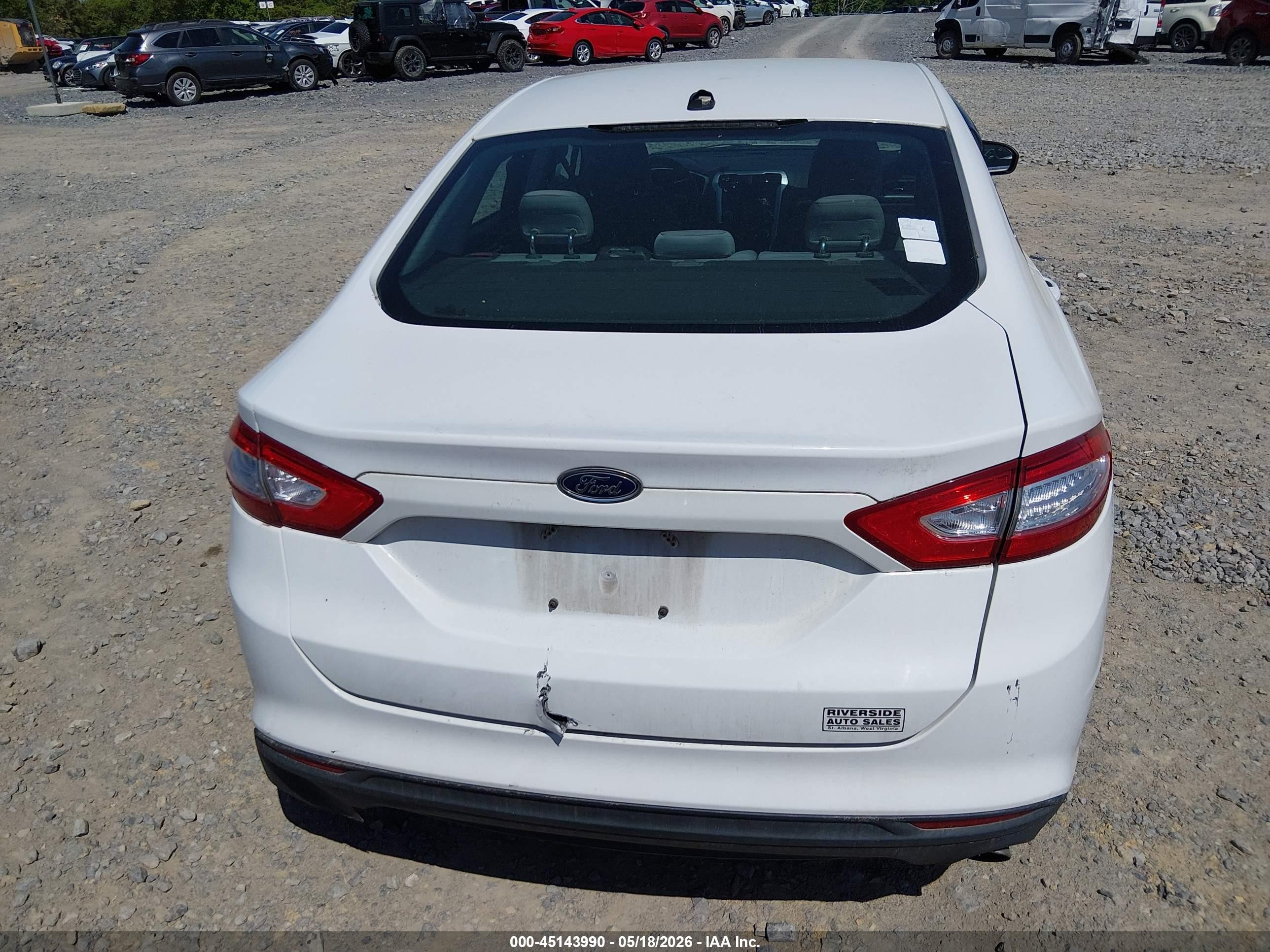 2013 Ford Fusion S Белый vin: 3FA6P0G7XDR329096