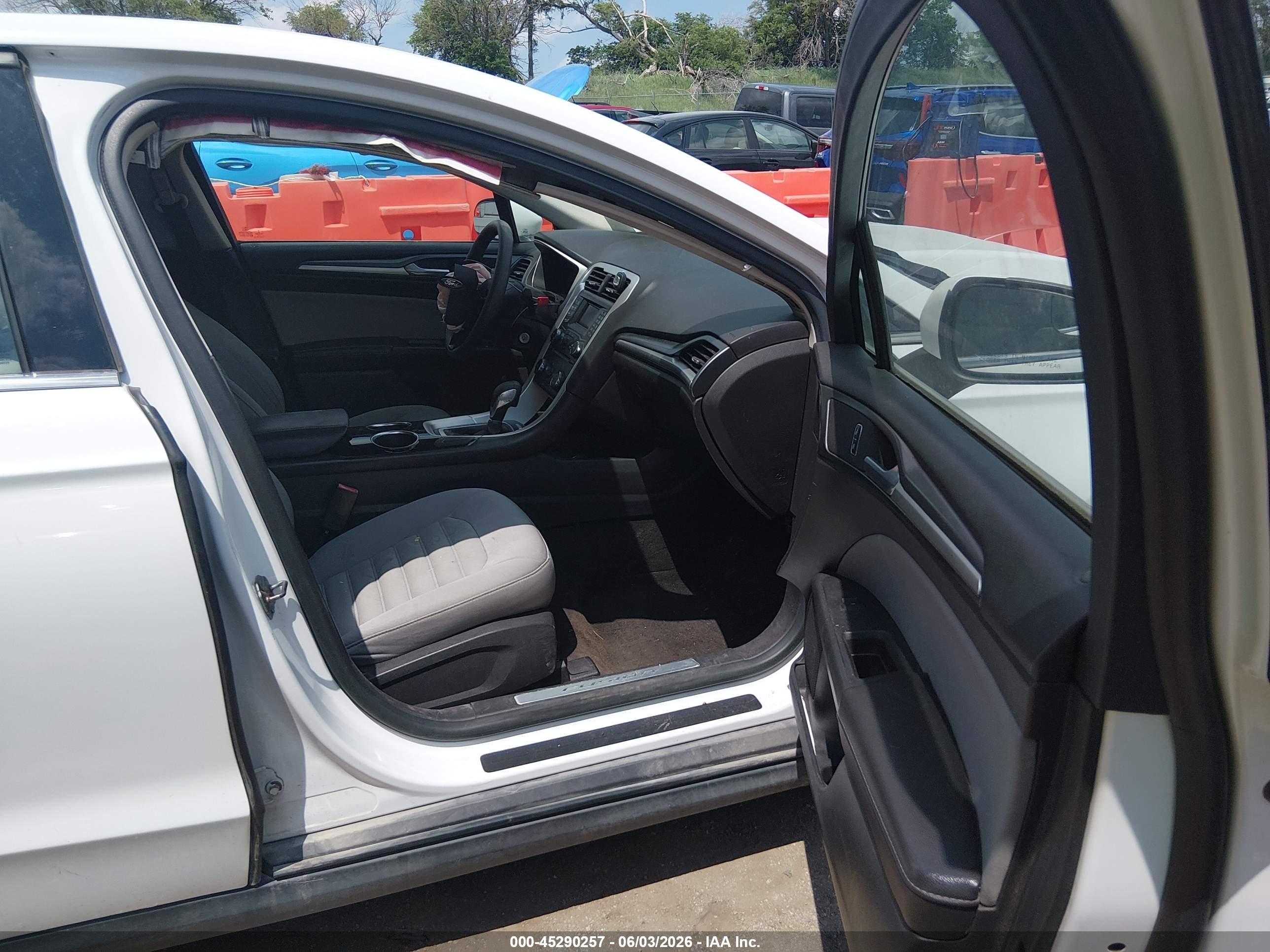 2013 Ford Fusion S White vin: 3FA6P0G7XDR348764