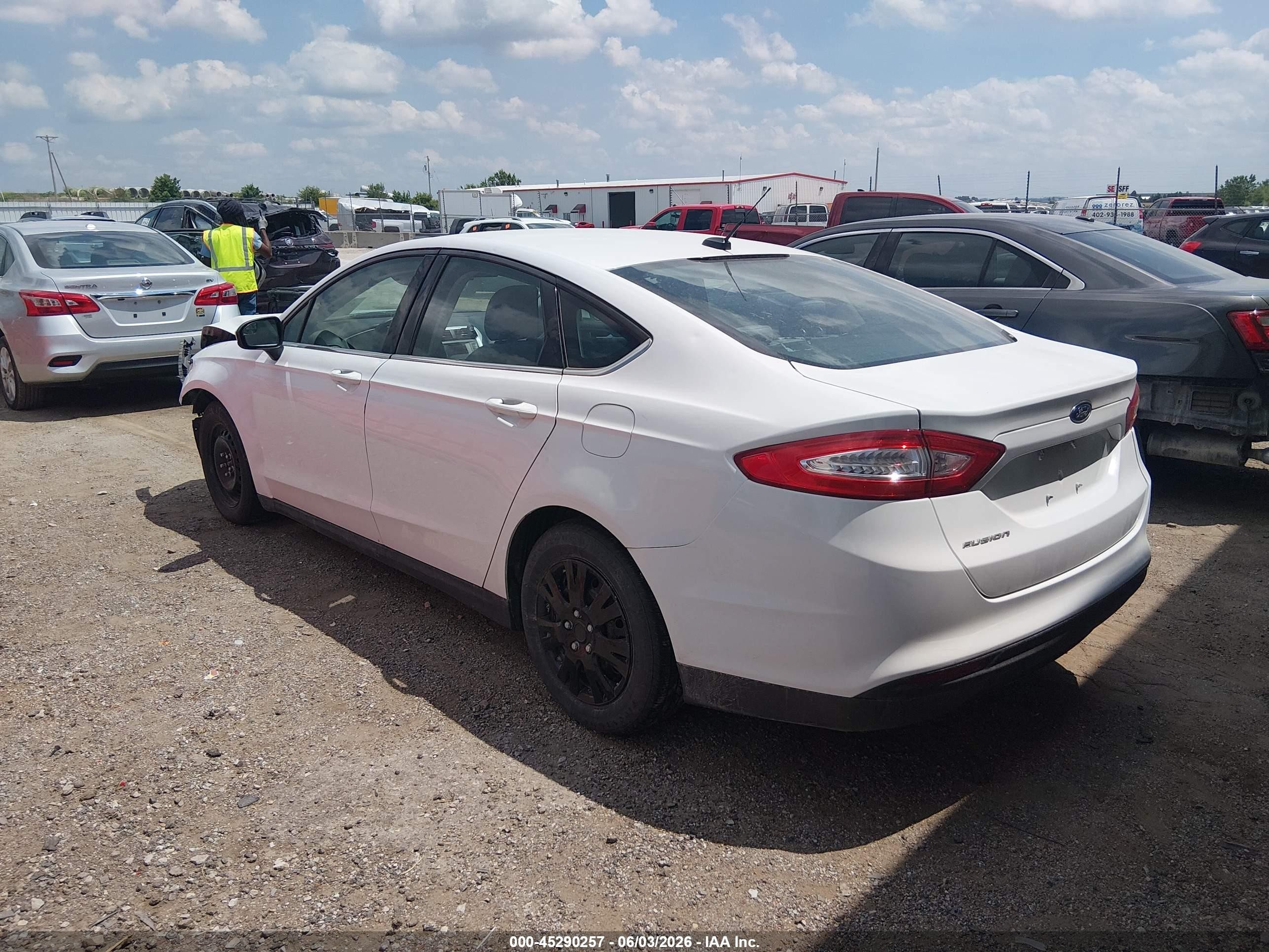 2013 Ford Fusion S White vin: 3FA6P0G7XDR348764