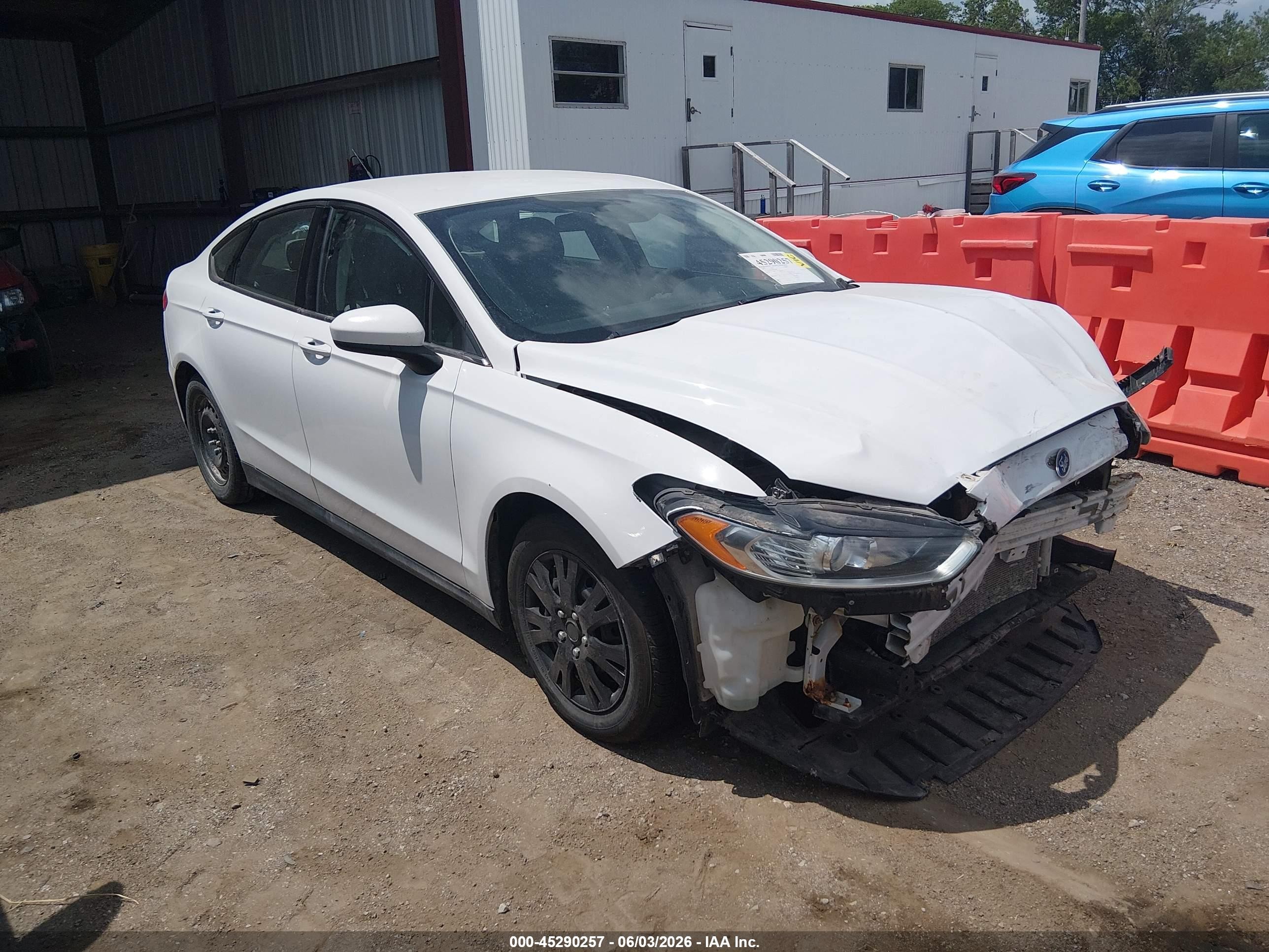 2013 Ford Fusion S White vin: 3FA6P0G7XDR348764