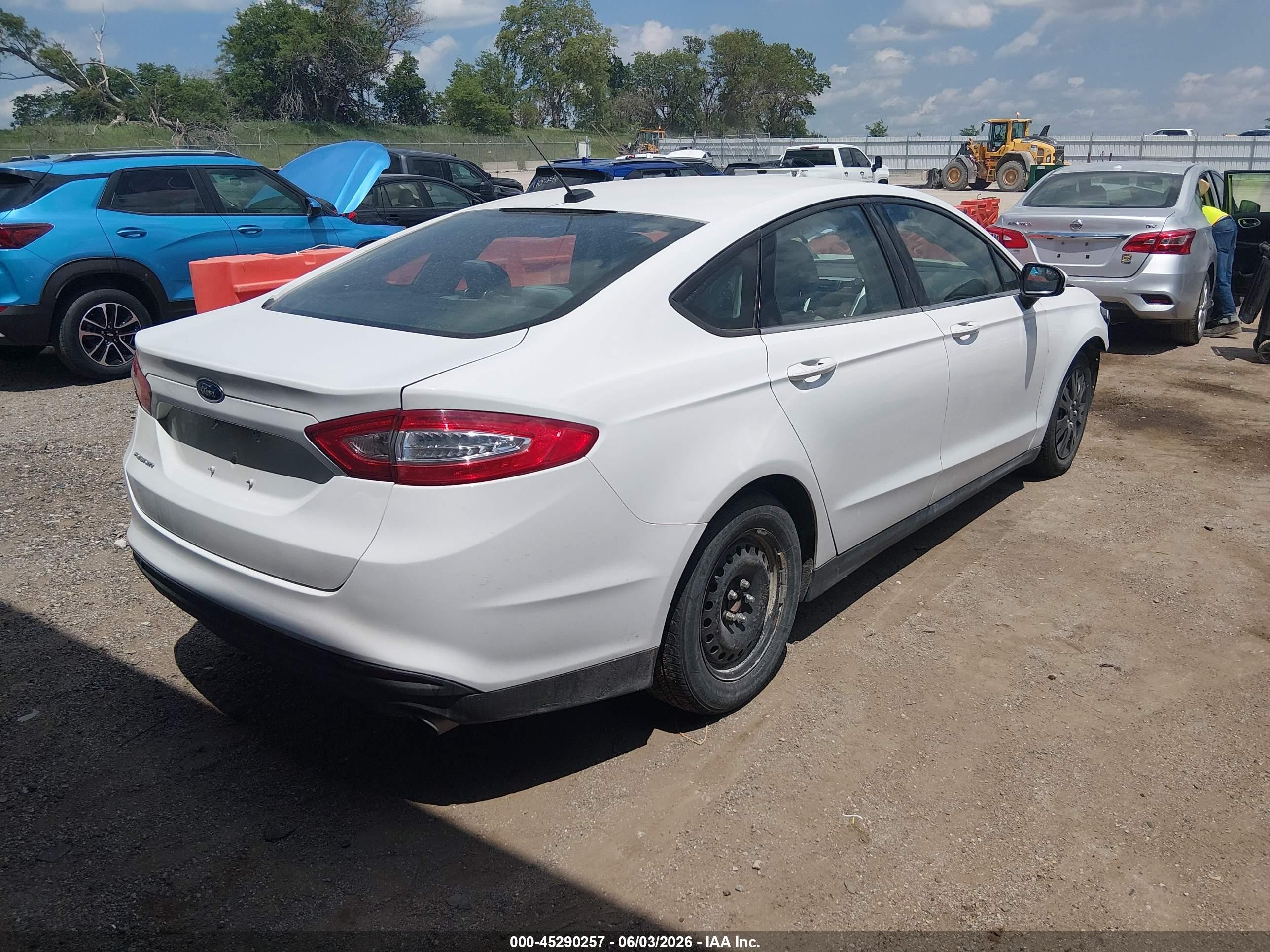 2013 Ford Fusion S White vin: 3FA6P0G7XDR348764
