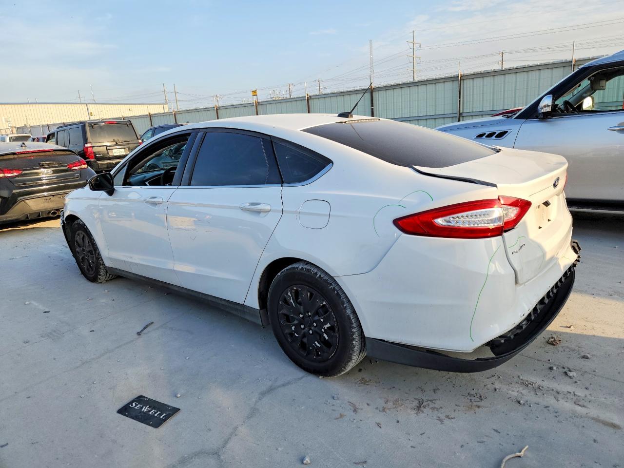 2014 Ford Fusion S Белый vin: 3FA6P0G7XER103349