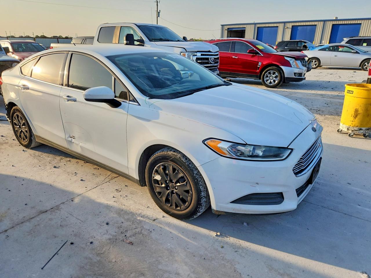 2014 Ford Fusion S Белый vin: 3FA6P0G7XER103349