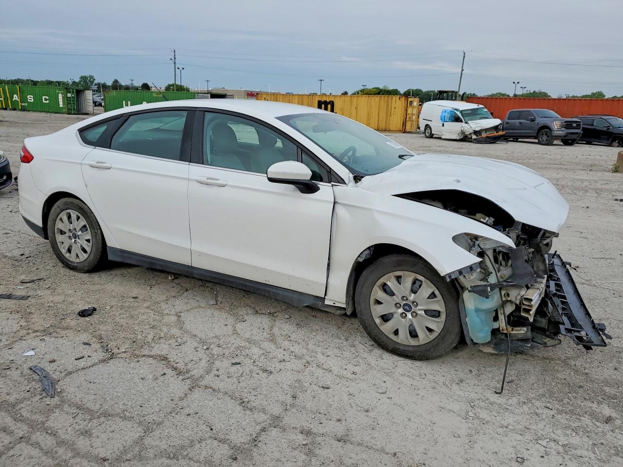 2014 Ford Fusion S White vin: 3FA6P0G7XER114173