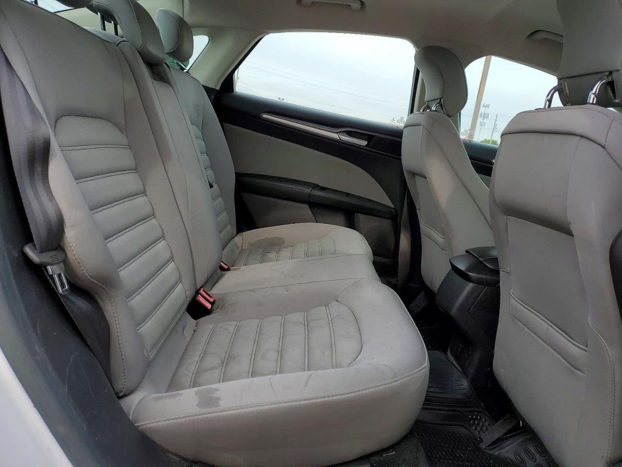 2014 Ford Fusion S White vin: 3FA6P0G7XER114173