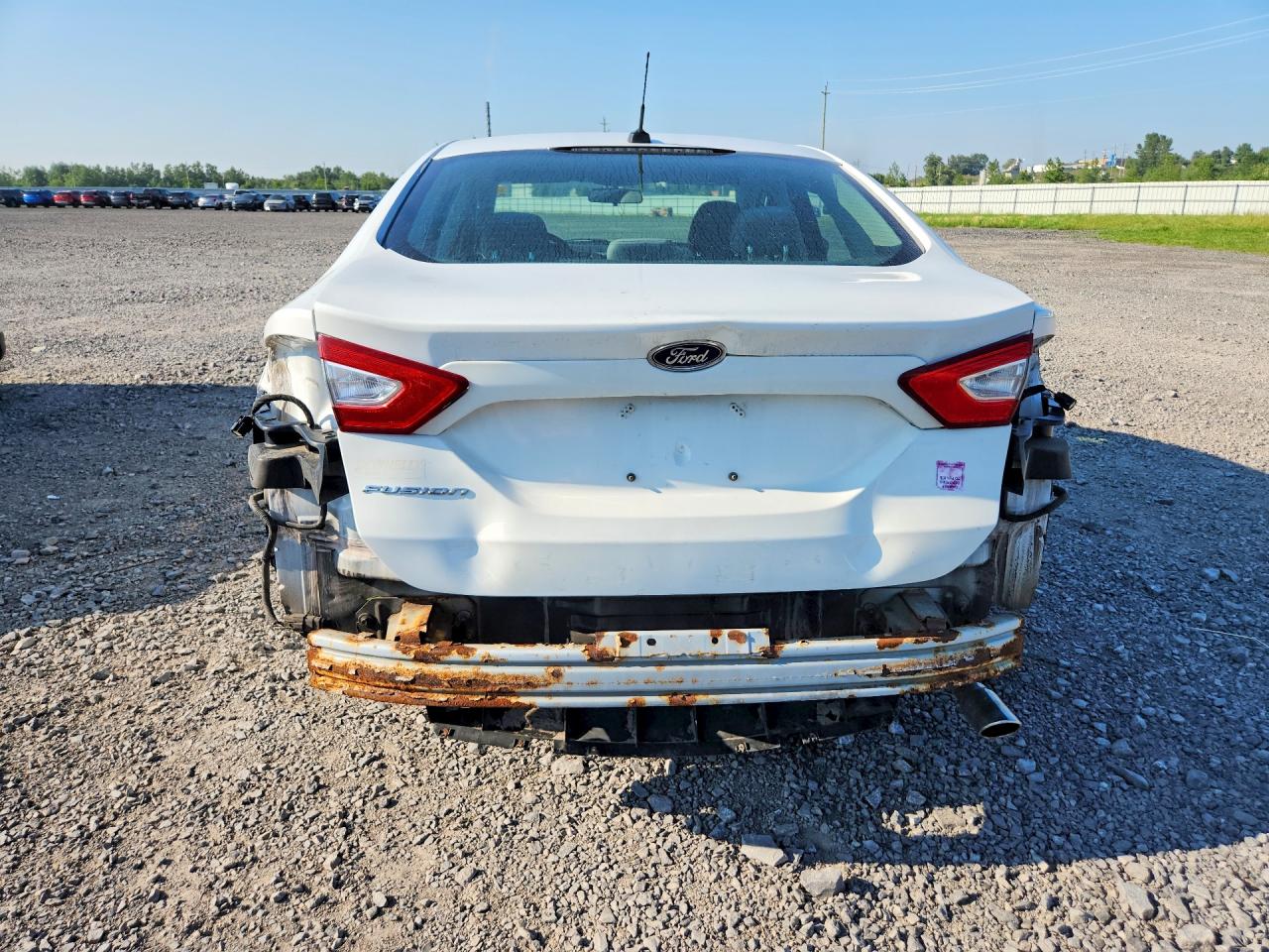 2014 Ford Fusion S Белый vin: 3FA6P0G7XER166385