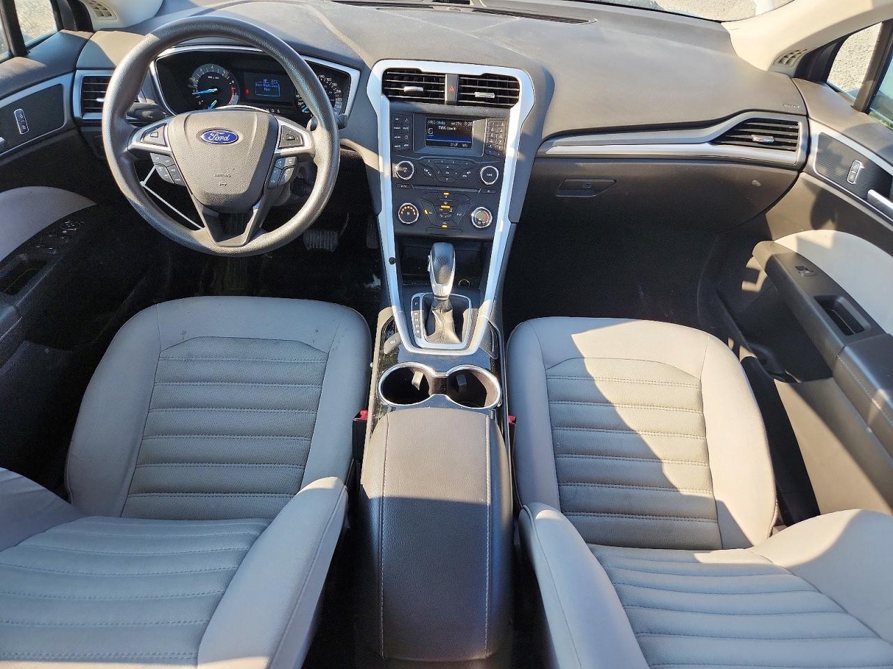 2014 Ford Fusion S Белый vin: 3FA6P0G7XER166385