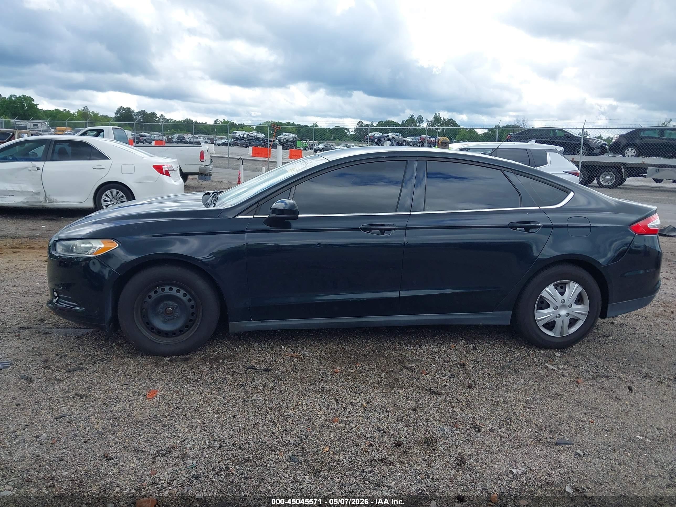 2014 Ford Fusion S Black vin: 3FA6P0G7XER235995