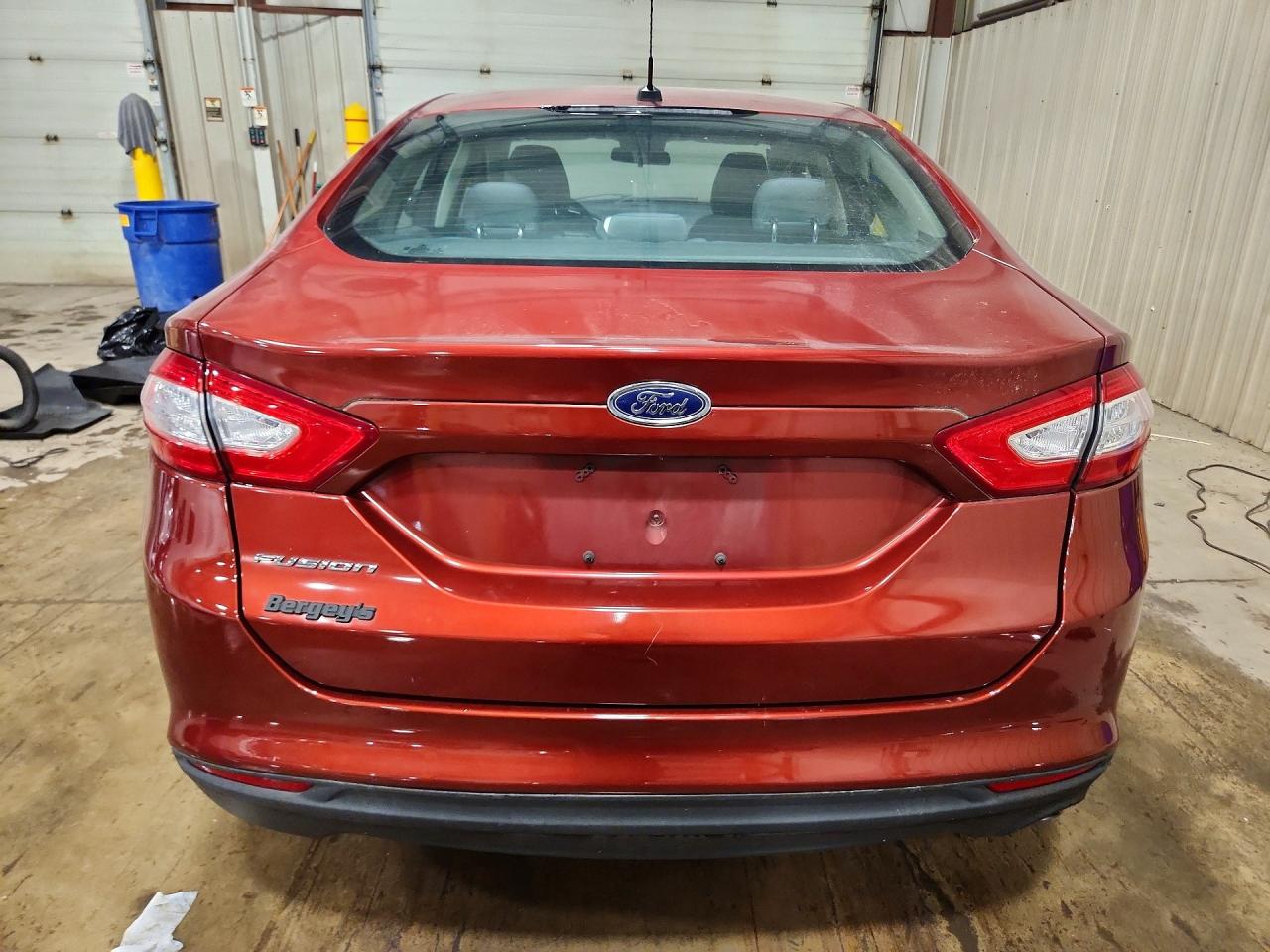 2014 Ford Fusion S Red vin: 3FA6P0G7XER251159