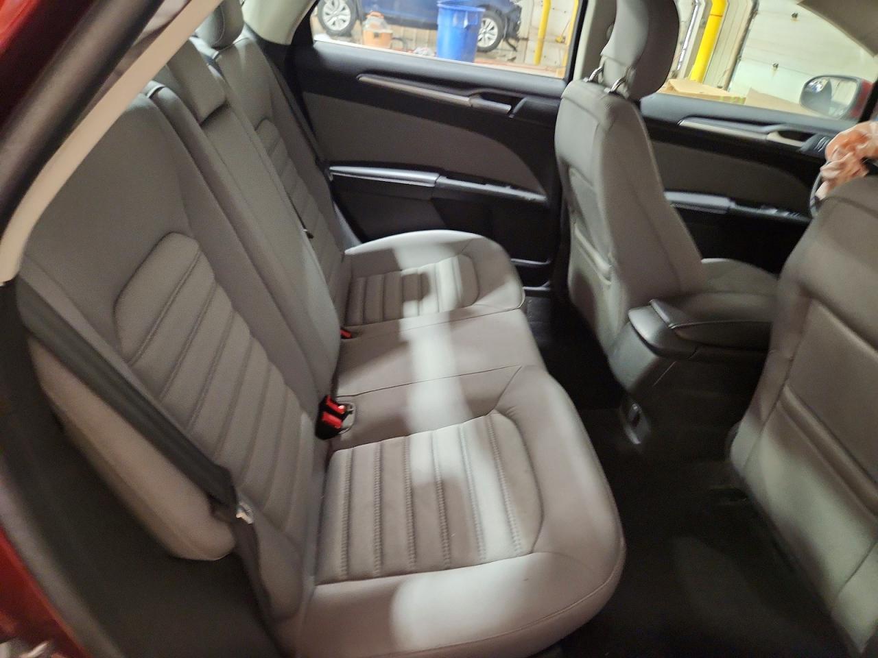 2014 Ford Fusion S Red vin: 3FA6P0G7XER251159