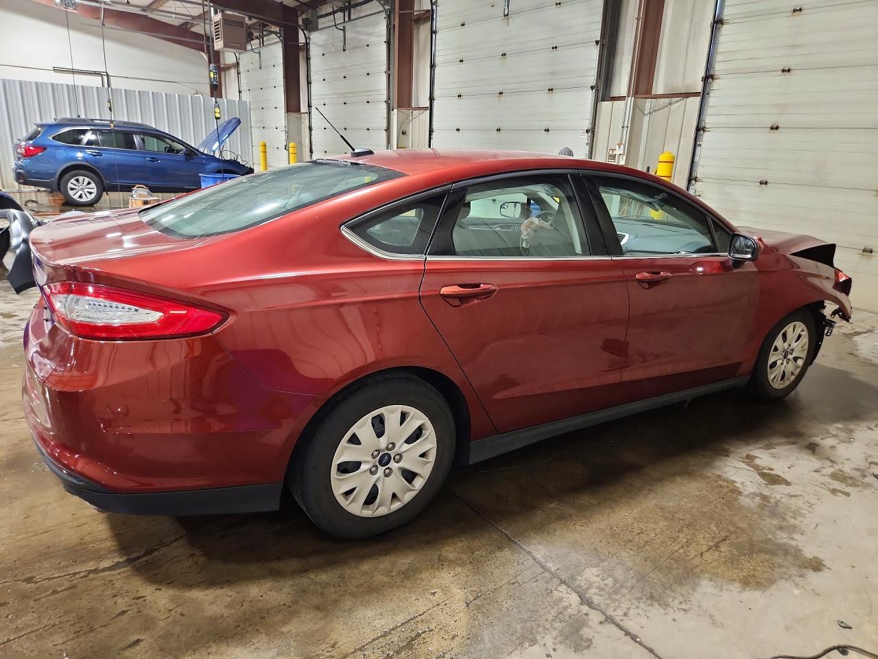 2014 Ford Fusion S Red vin: 3FA6P0G7XER251159