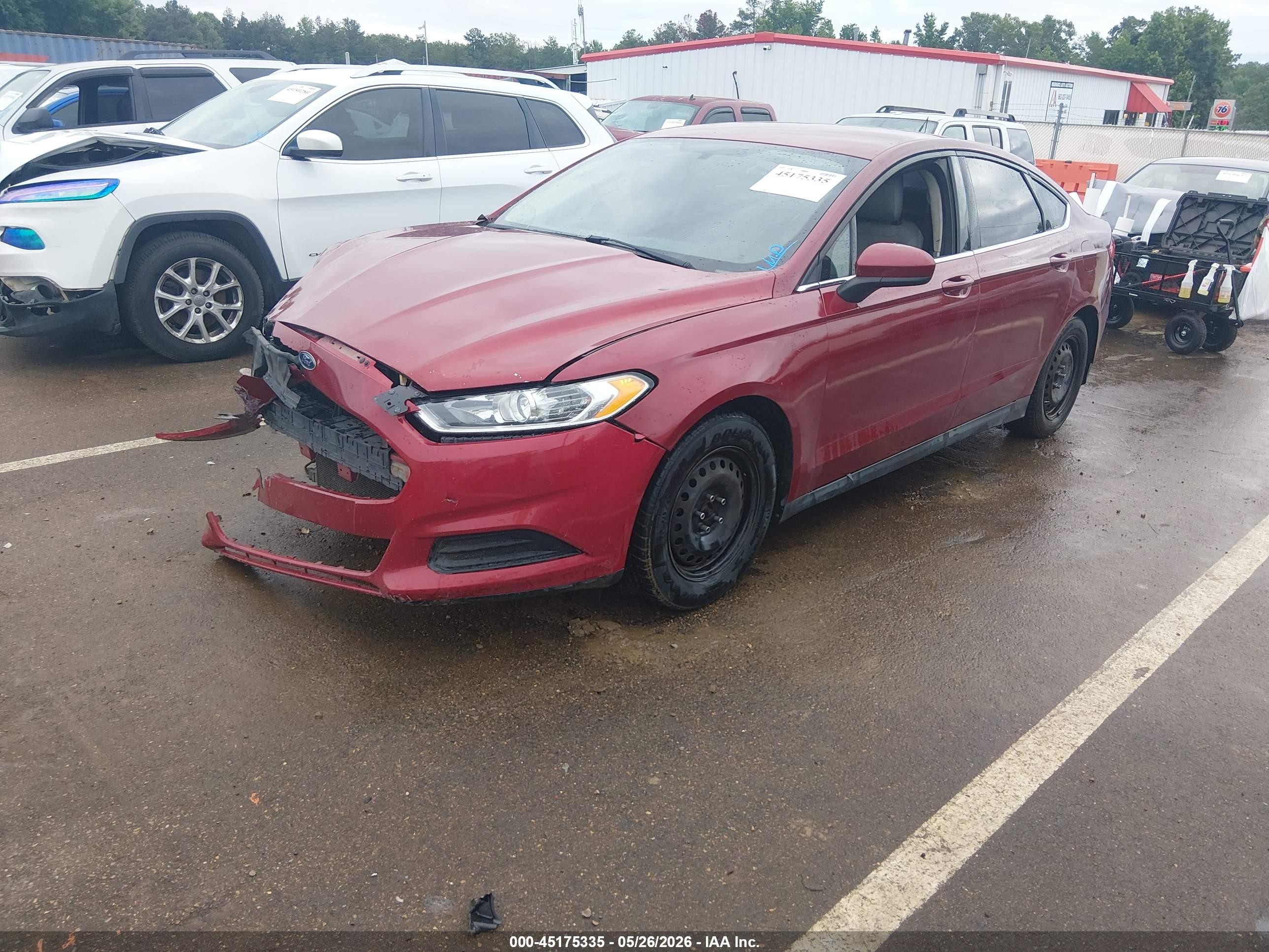 2014 Ford Fusion S Red vin: 3FA6P0G7XER396072
