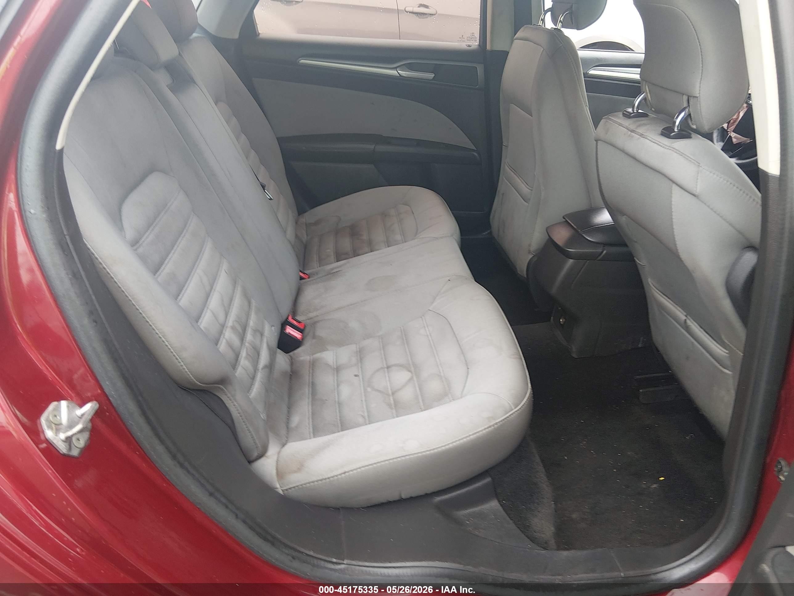 2014 Ford Fusion S Red vin: 3FA6P0G7XER396072