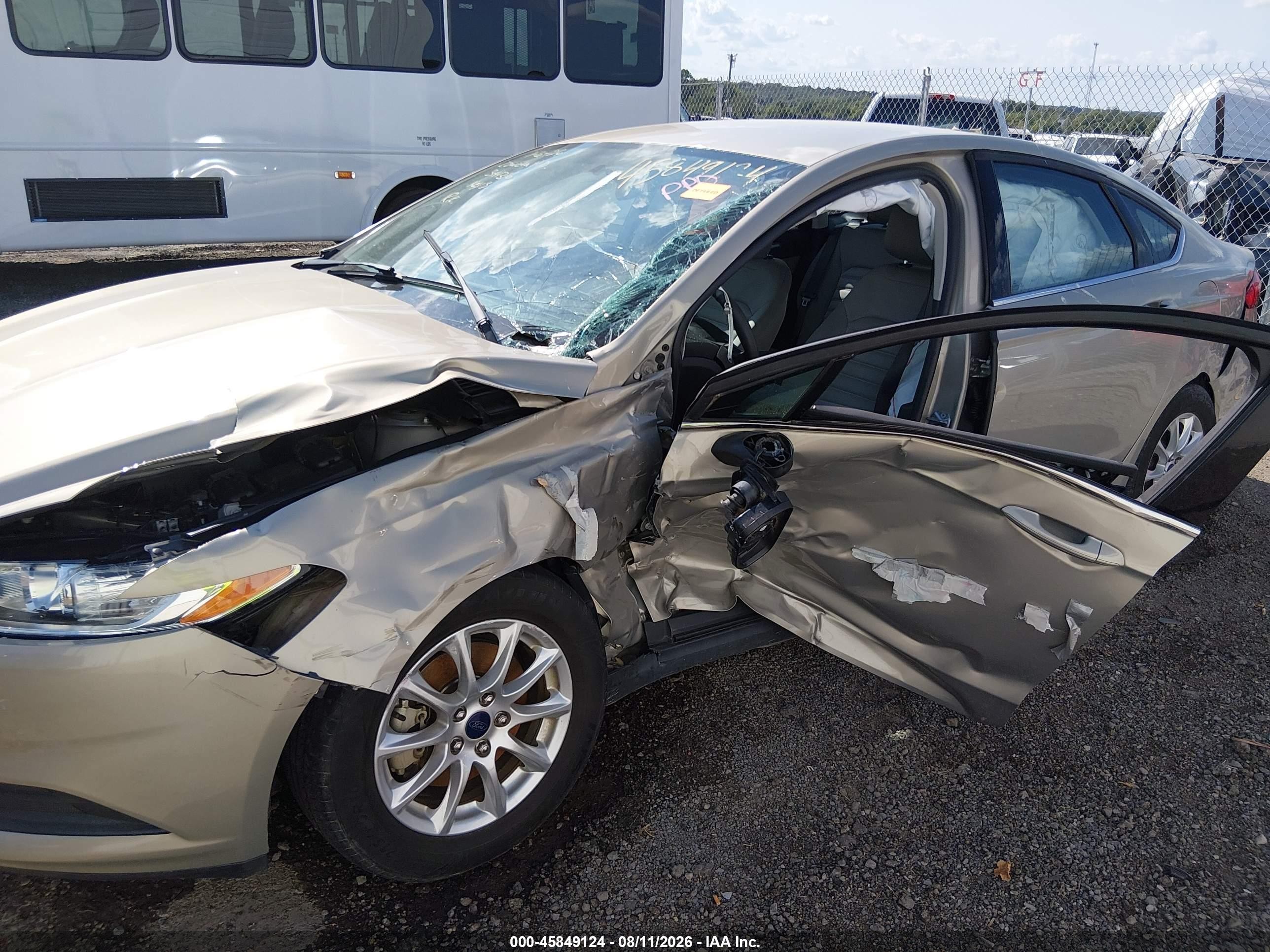 2015 Ford Fusion S Gold vin: 3FA6P0G7XFR118872