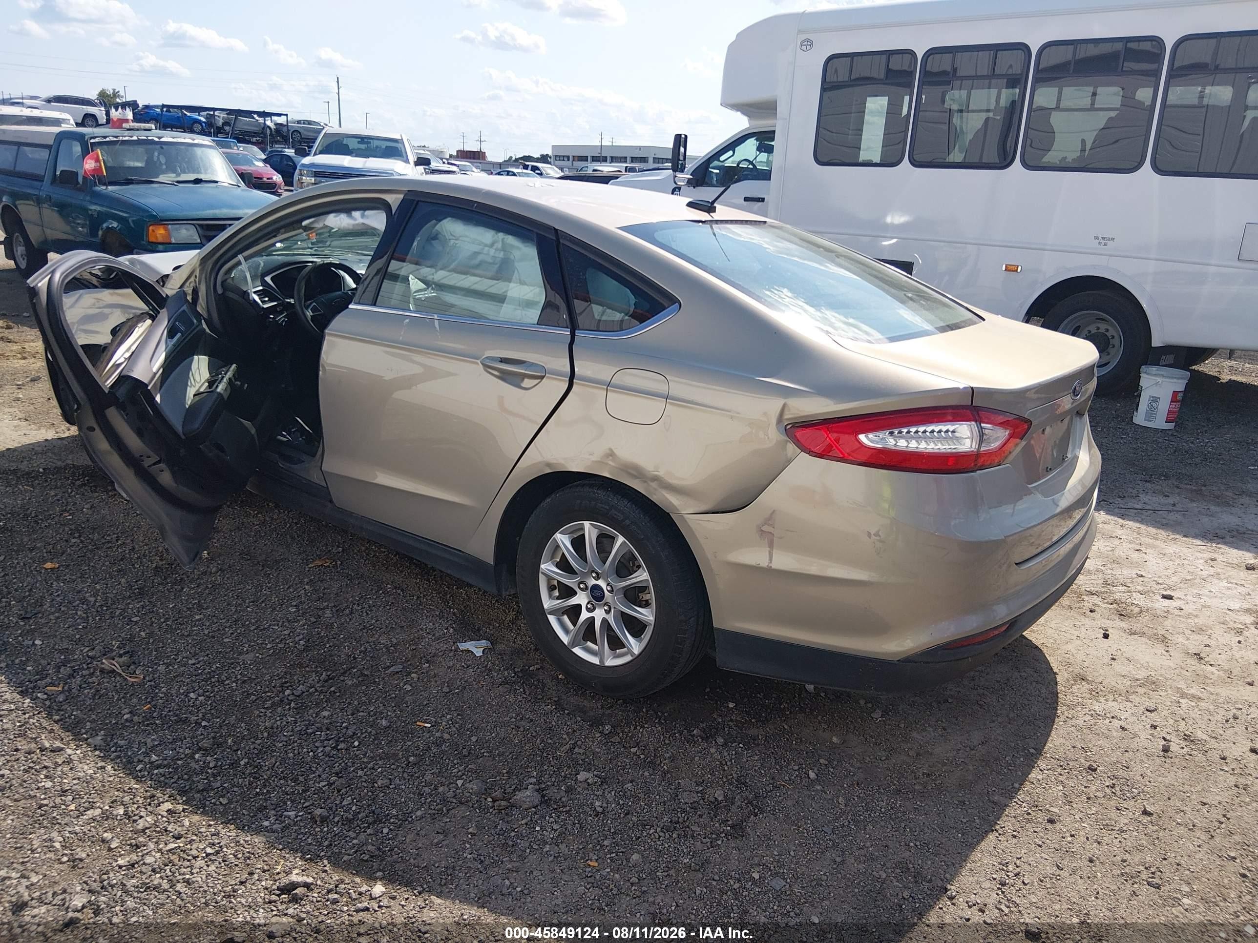 2015 Ford Fusion S Gold vin: 3FA6P0G7XFR118872
