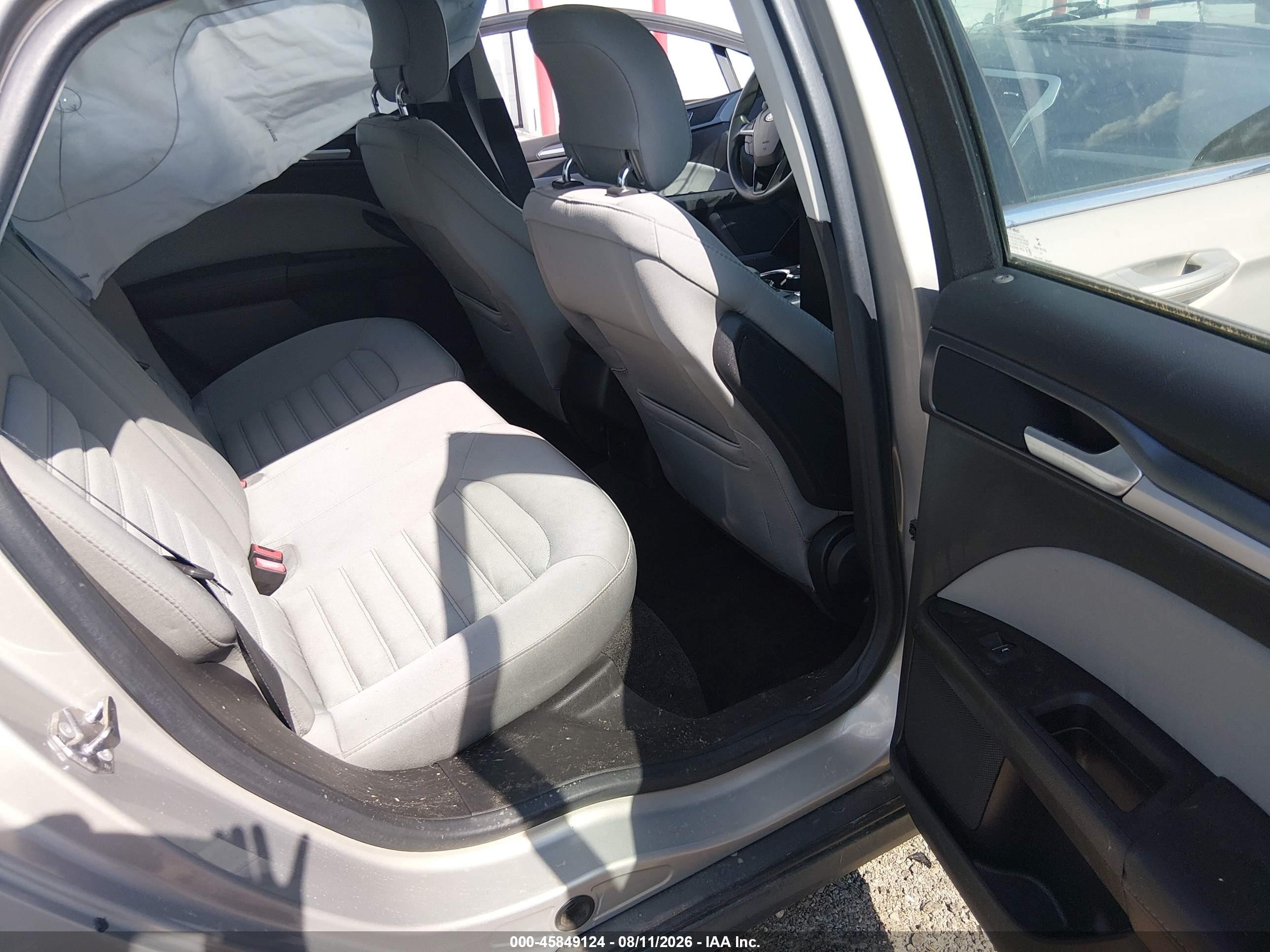 2015 Ford Fusion S Gold vin: 3FA6P0G7XFR118872