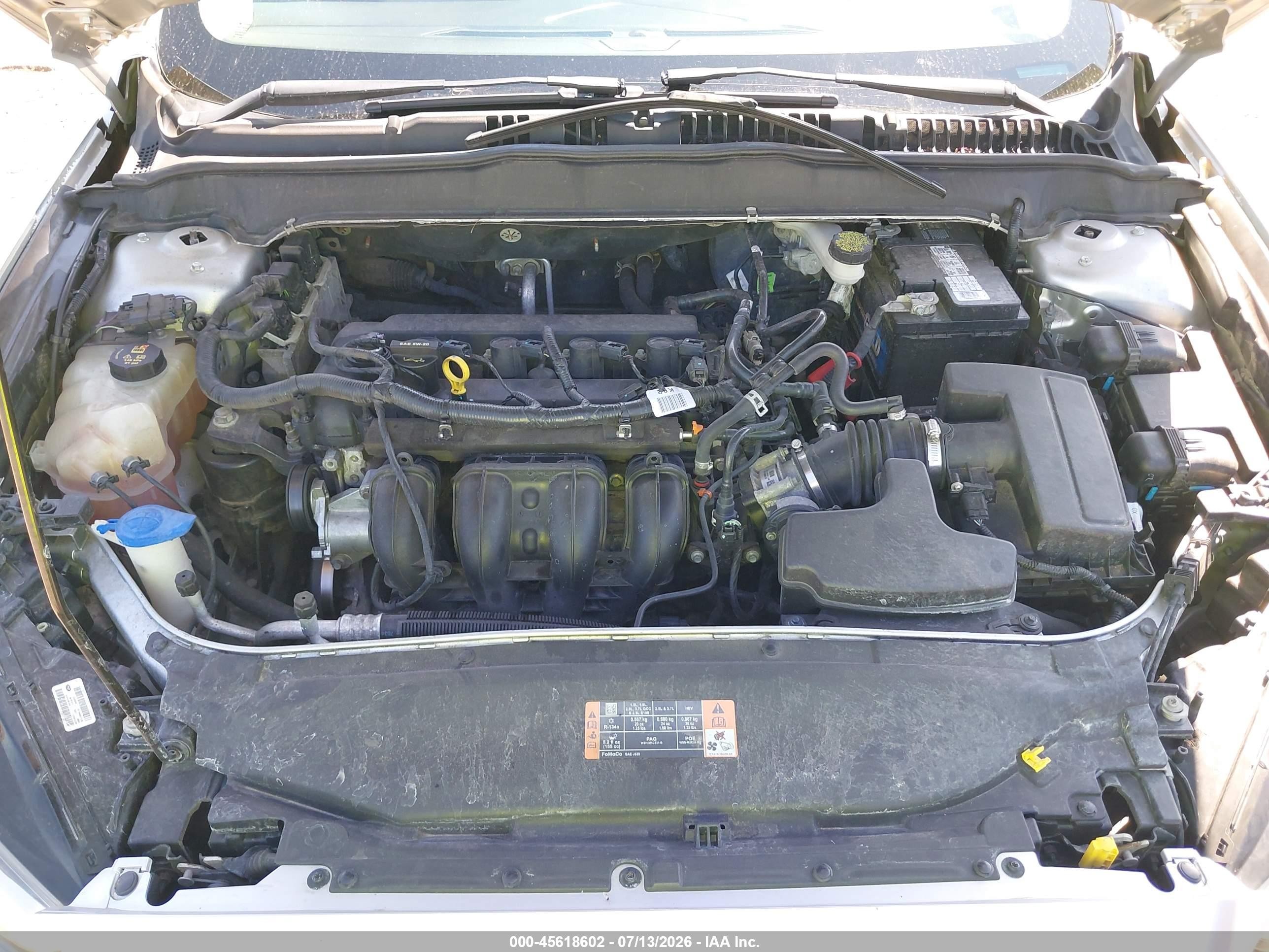2015 Ford Fusion S Серебряный vin: 3FA6P0G7XFR289119