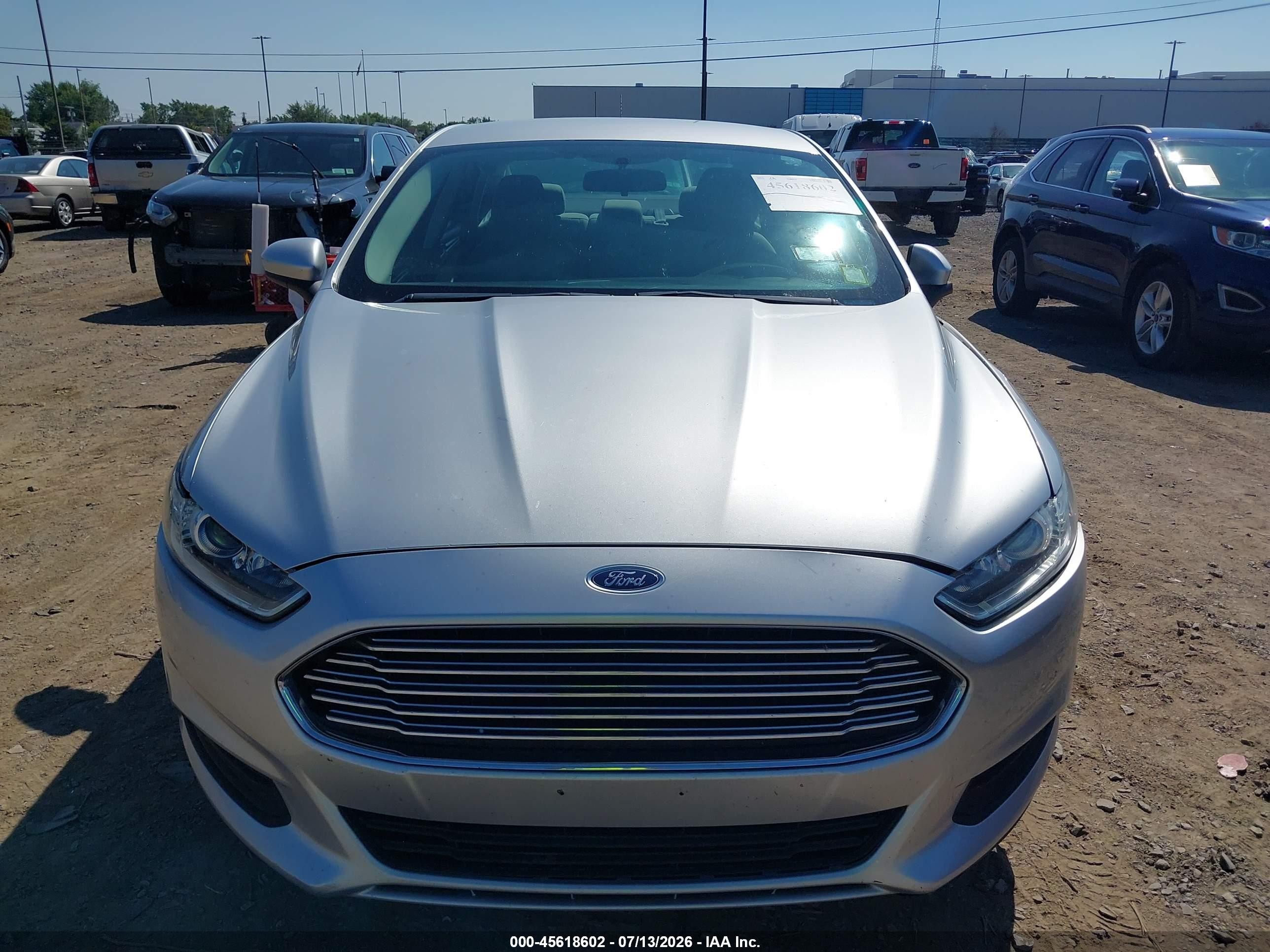 2015 Ford Fusion S Серебряный vin: 3FA6P0G7XFR289119