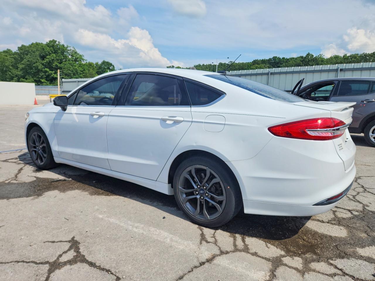 2018 Ford Fusion S White vin: 3FA6P0G7XJR252998