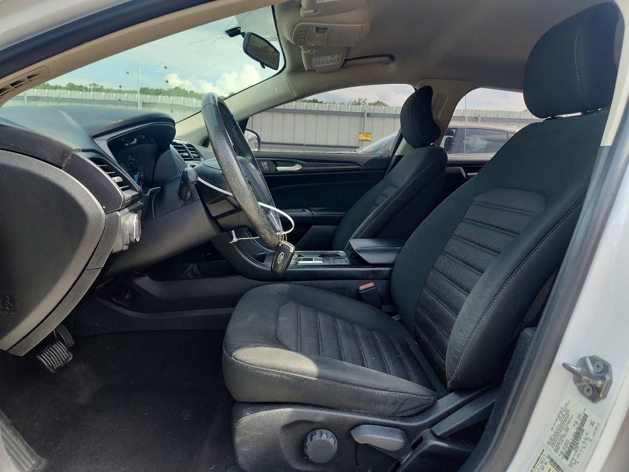 2018 Ford Fusion S White vin: 3FA6P0G7XJR252998