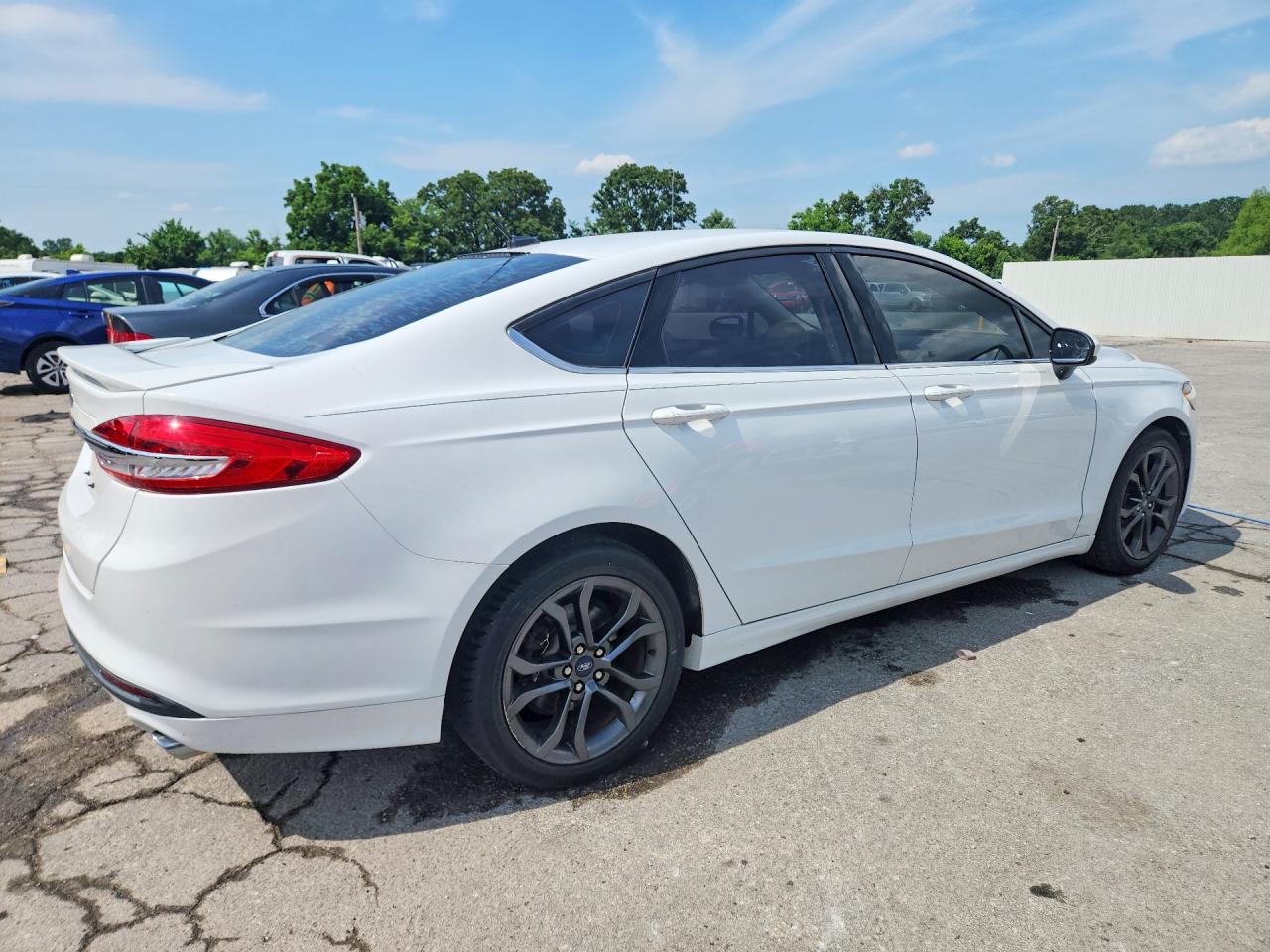 2018 Ford Fusion S White vin: 3FA6P0G7XJR252998