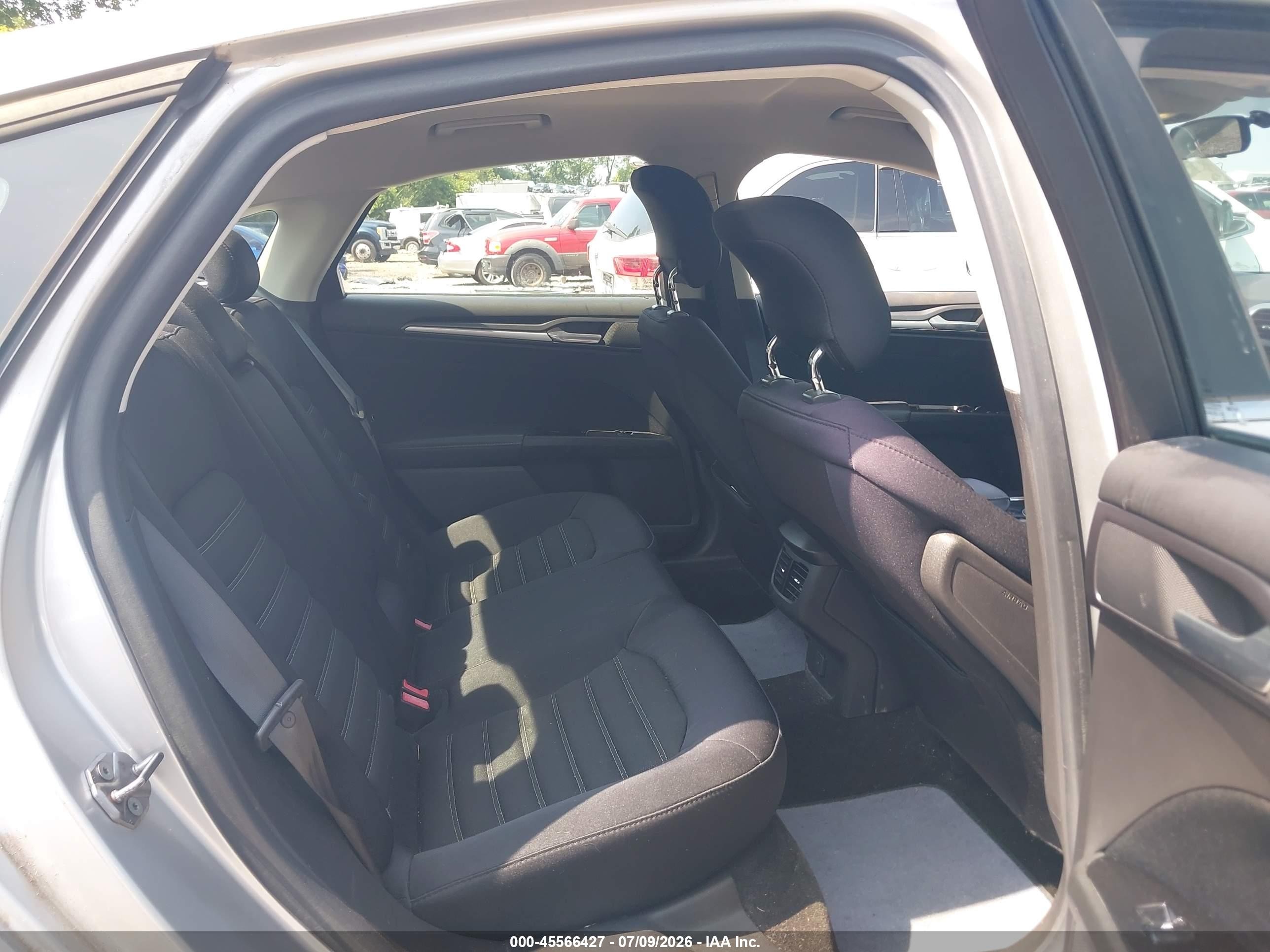 2013 Ford Fusion Se Серебряный vin: 3FA6P0H70DR367709