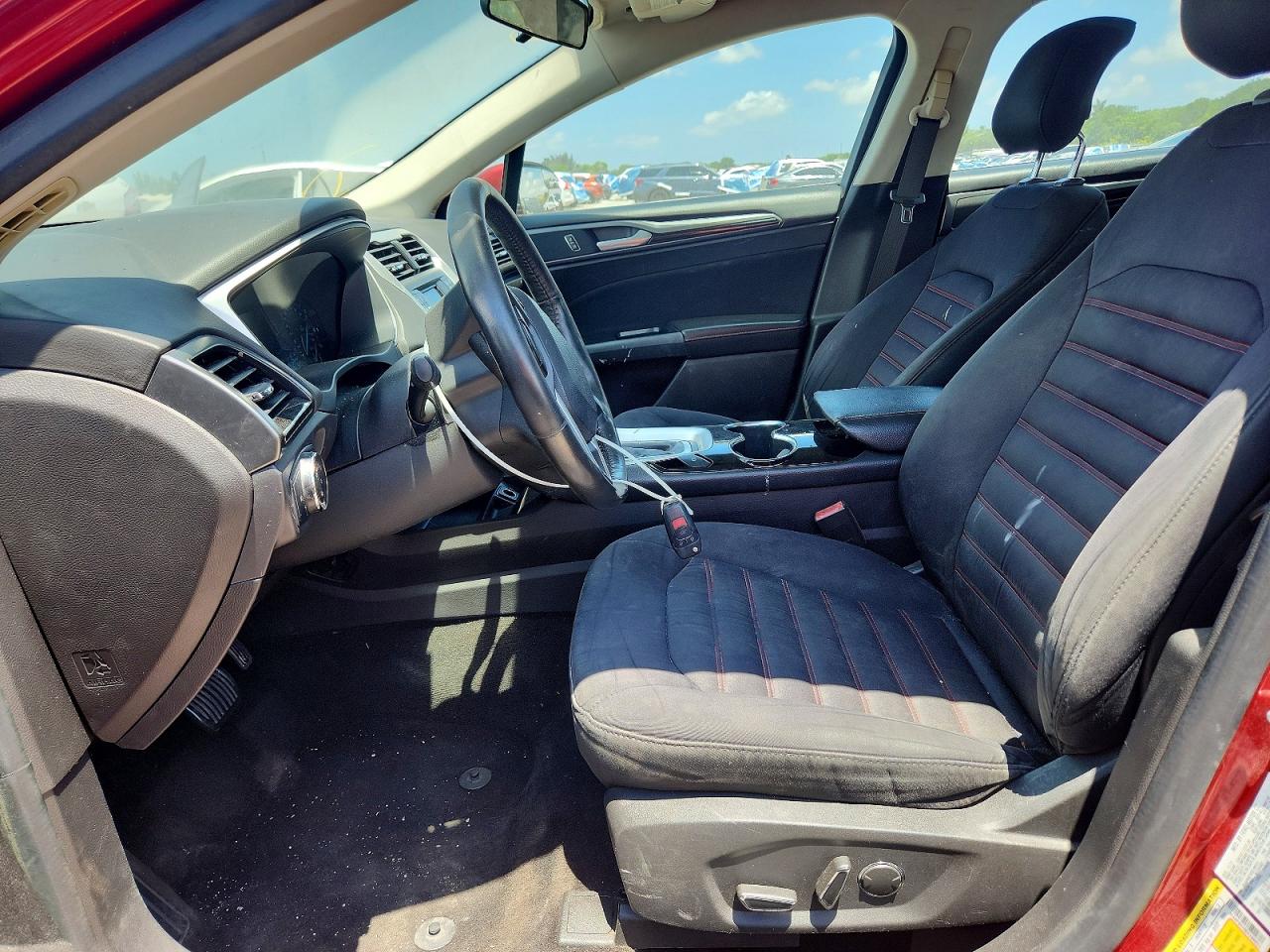 2014 Ford Fusion Se Burgundy vin: 3FA6P0H70ER198910