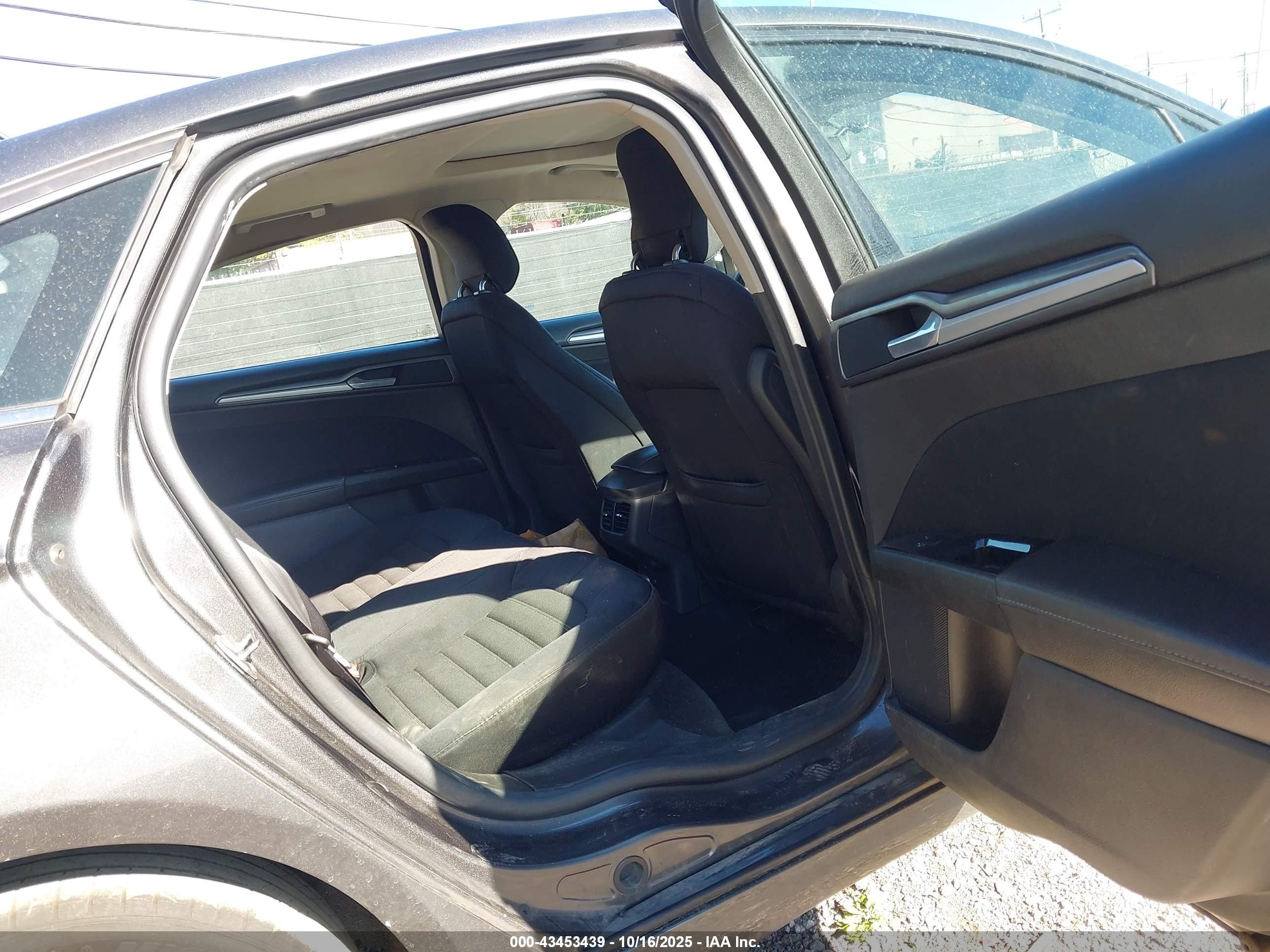 2015 Ford Fusion Se Gray vin: 3FA6P0H70FR121262