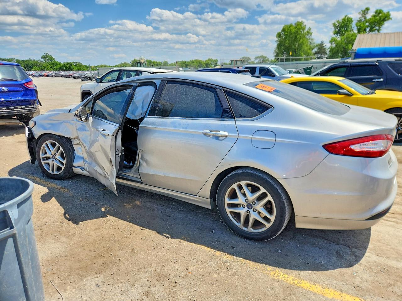 2015 Ford Fusion Se Серебряный vin: 3FA6P0H70FR194230