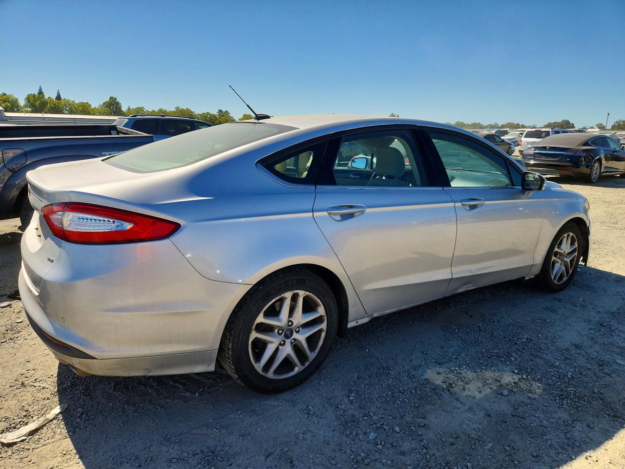 2015 Ford Fusion Se Серебряный vin: 3FA6P0H70FR249159